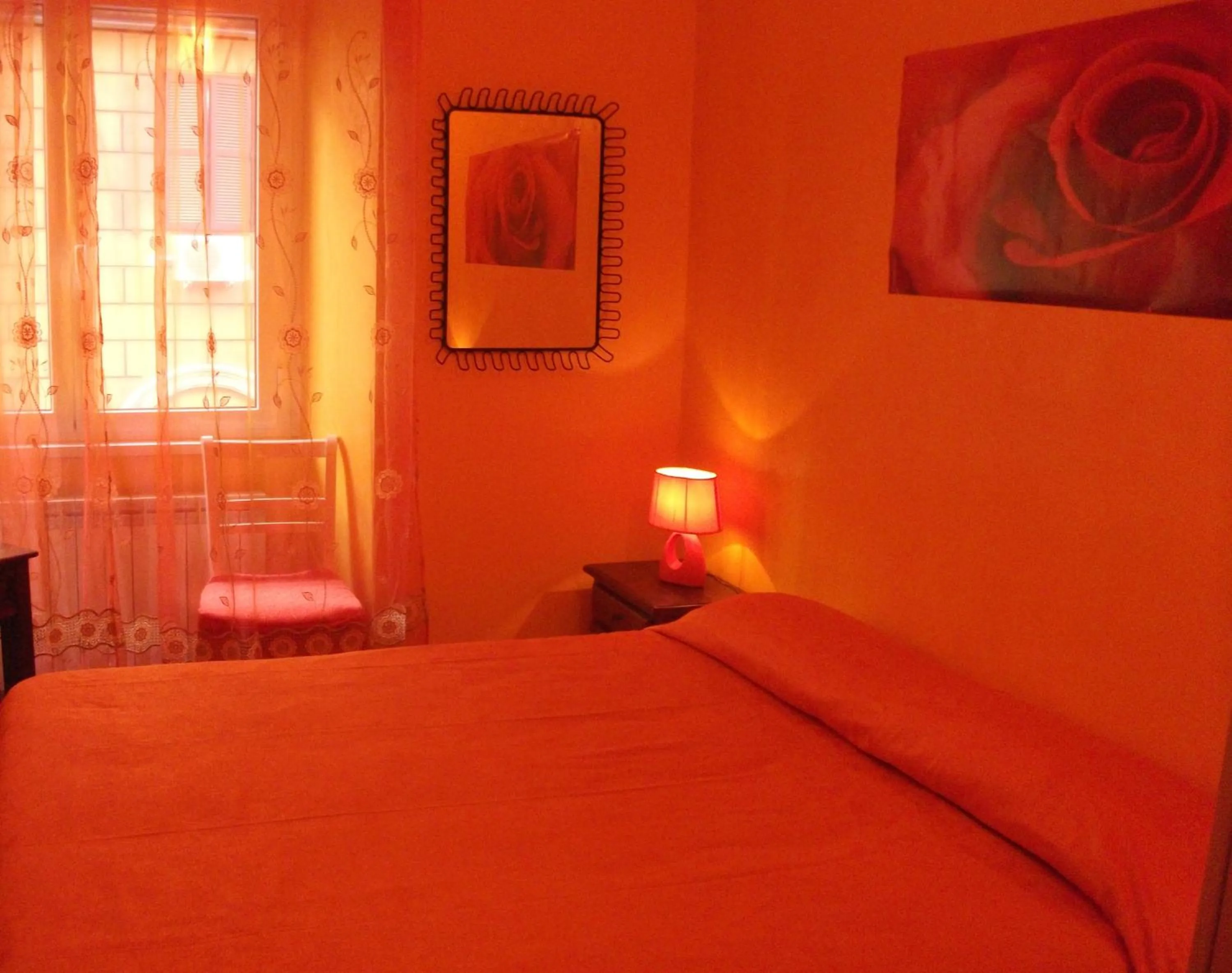 Photo of the whole room, Bed in Max House