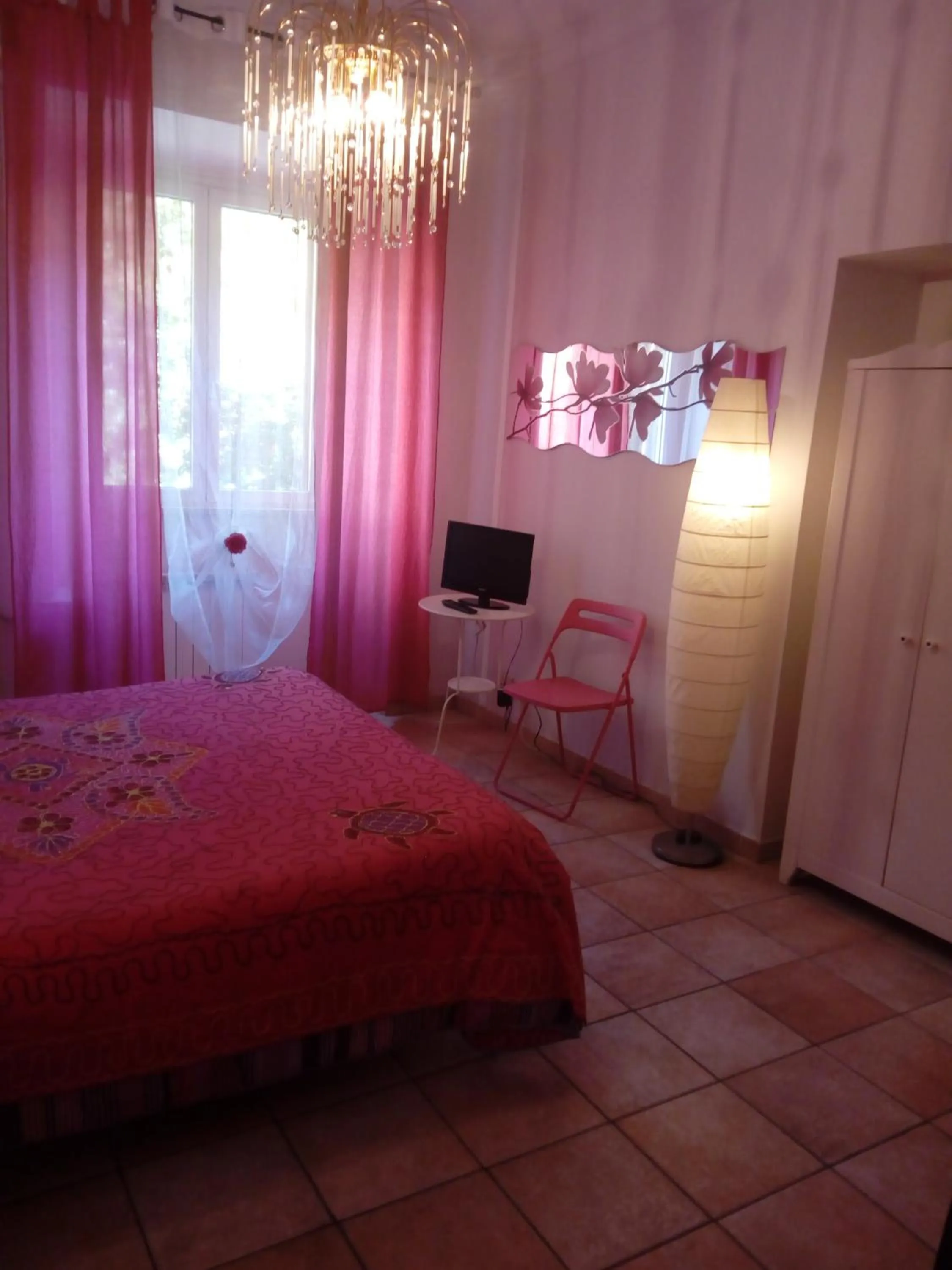 Bedroom, Bed in Max House