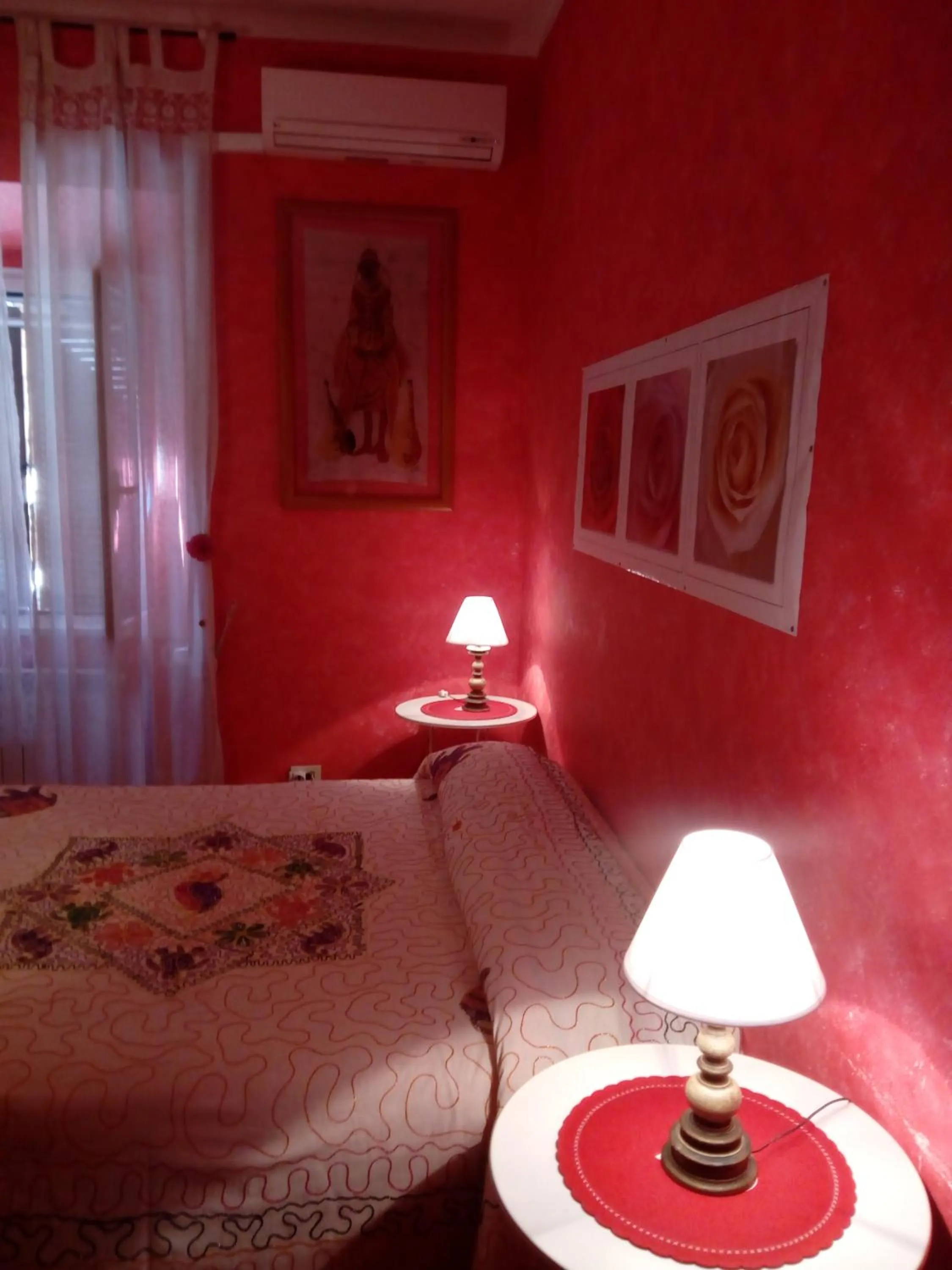 Photo of the whole room, Bed in Max House