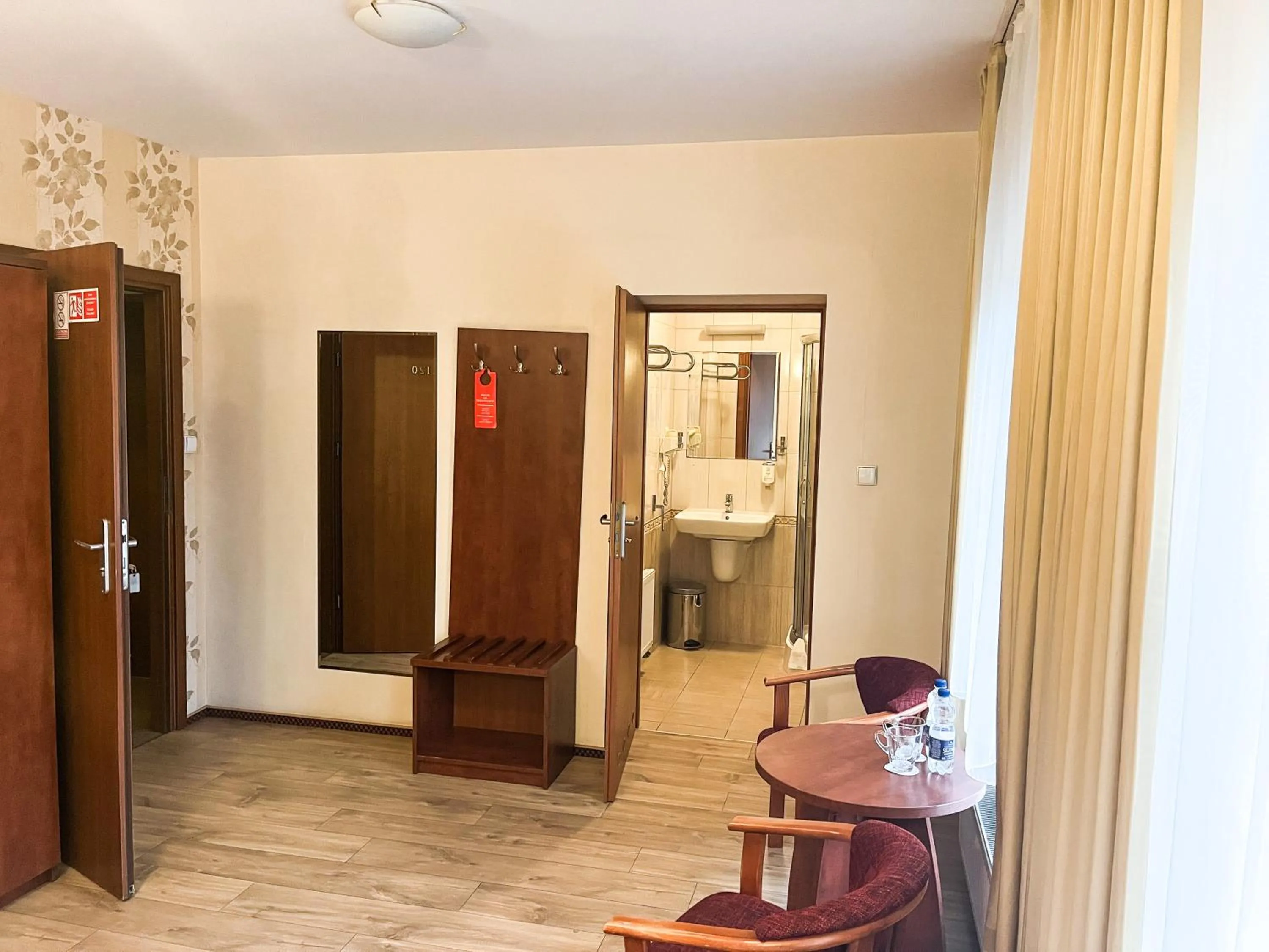 Bathroom in Hotel Logos