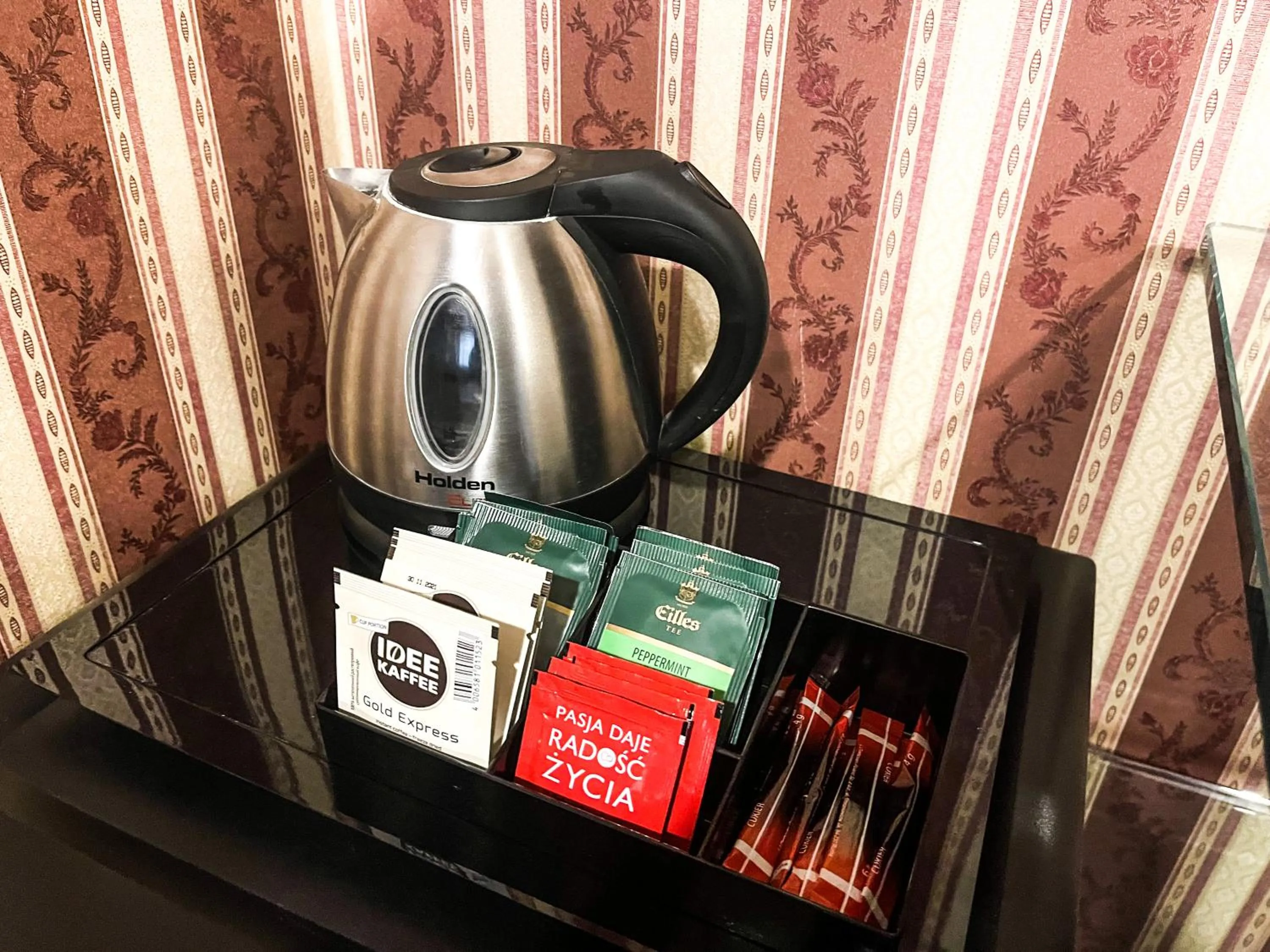 Coffee/tea facilities in Hotel Logos