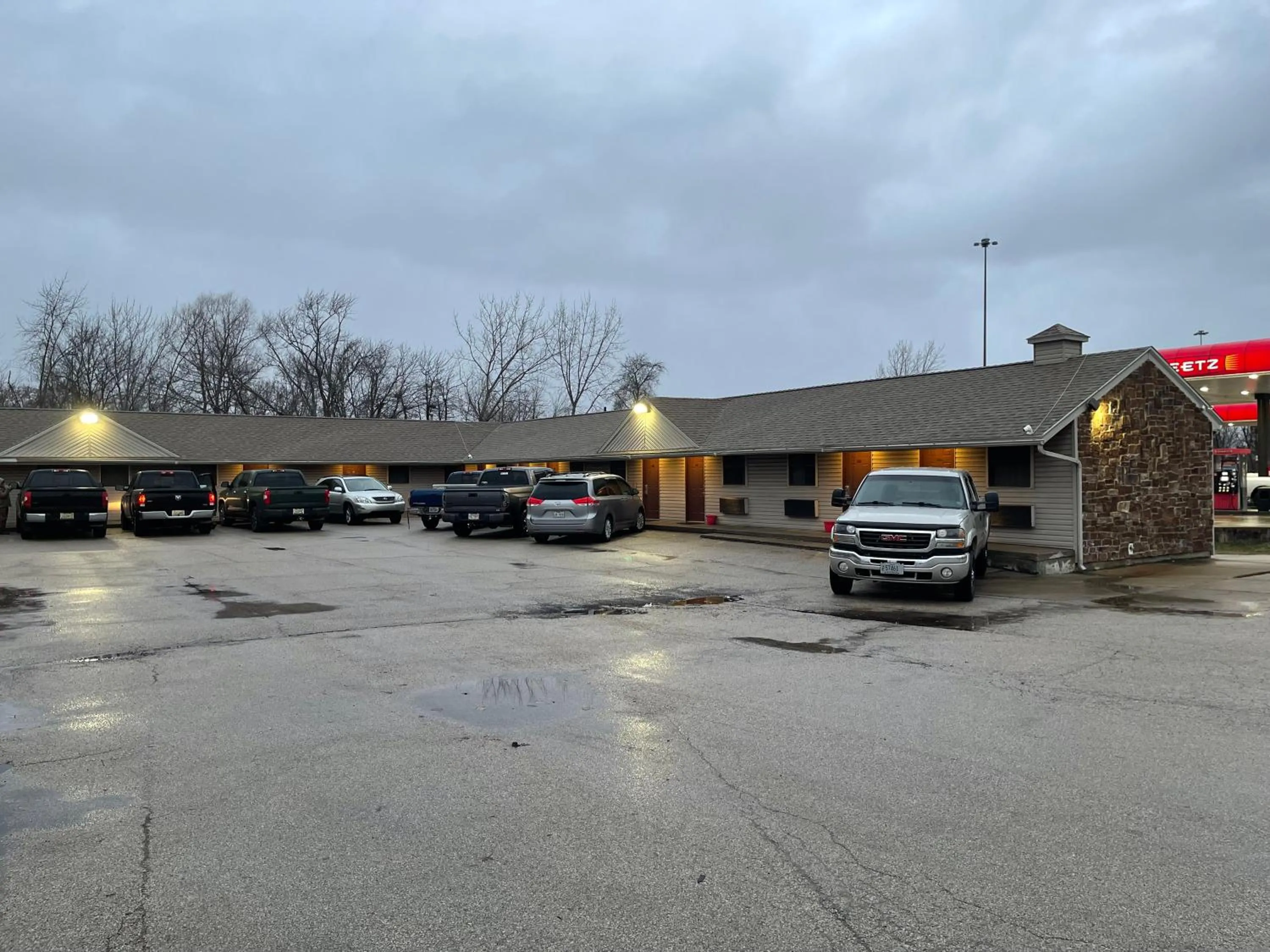 Property building in Economy Inn & Suites