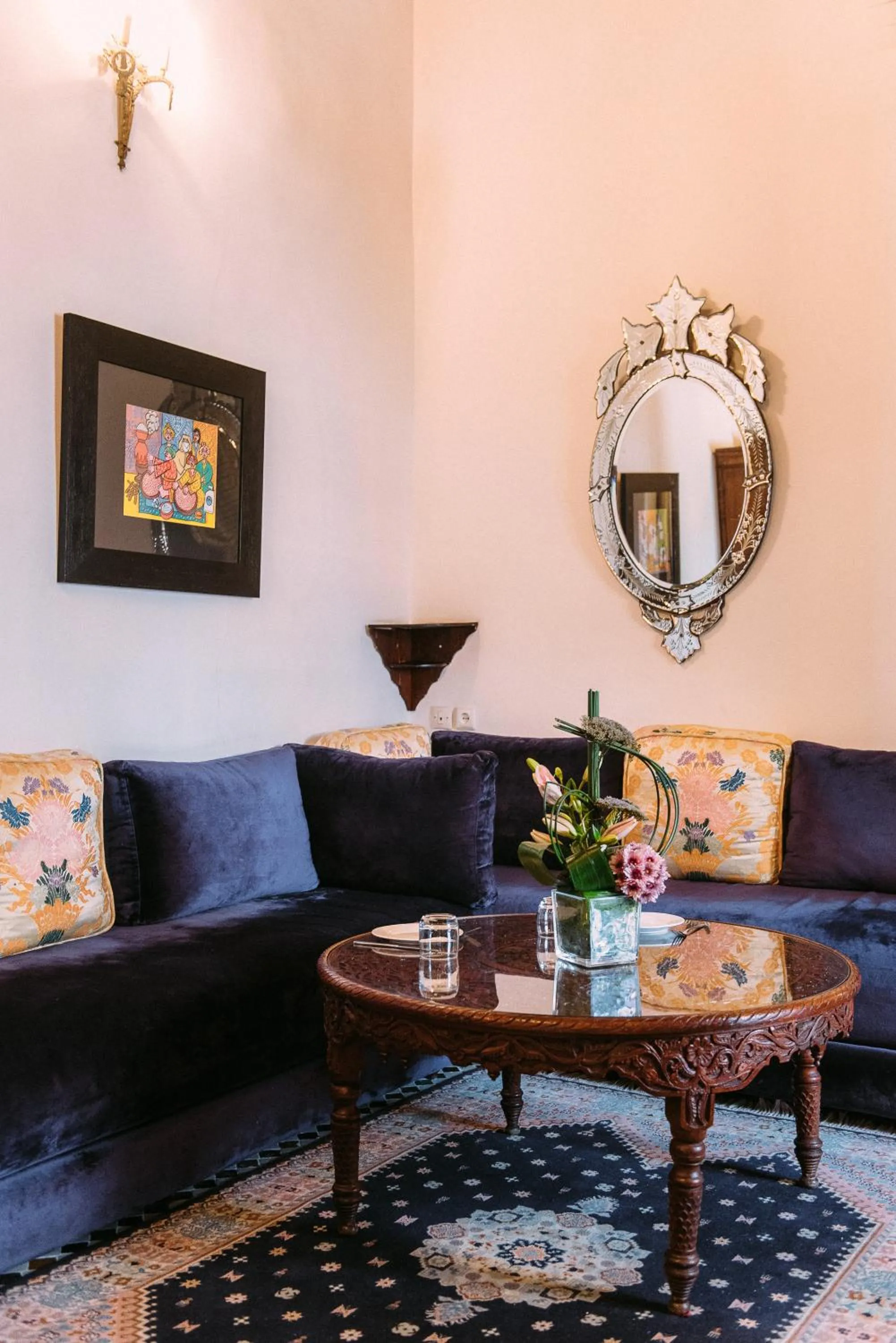 Living room in Riad Maison Bleue and Spa
