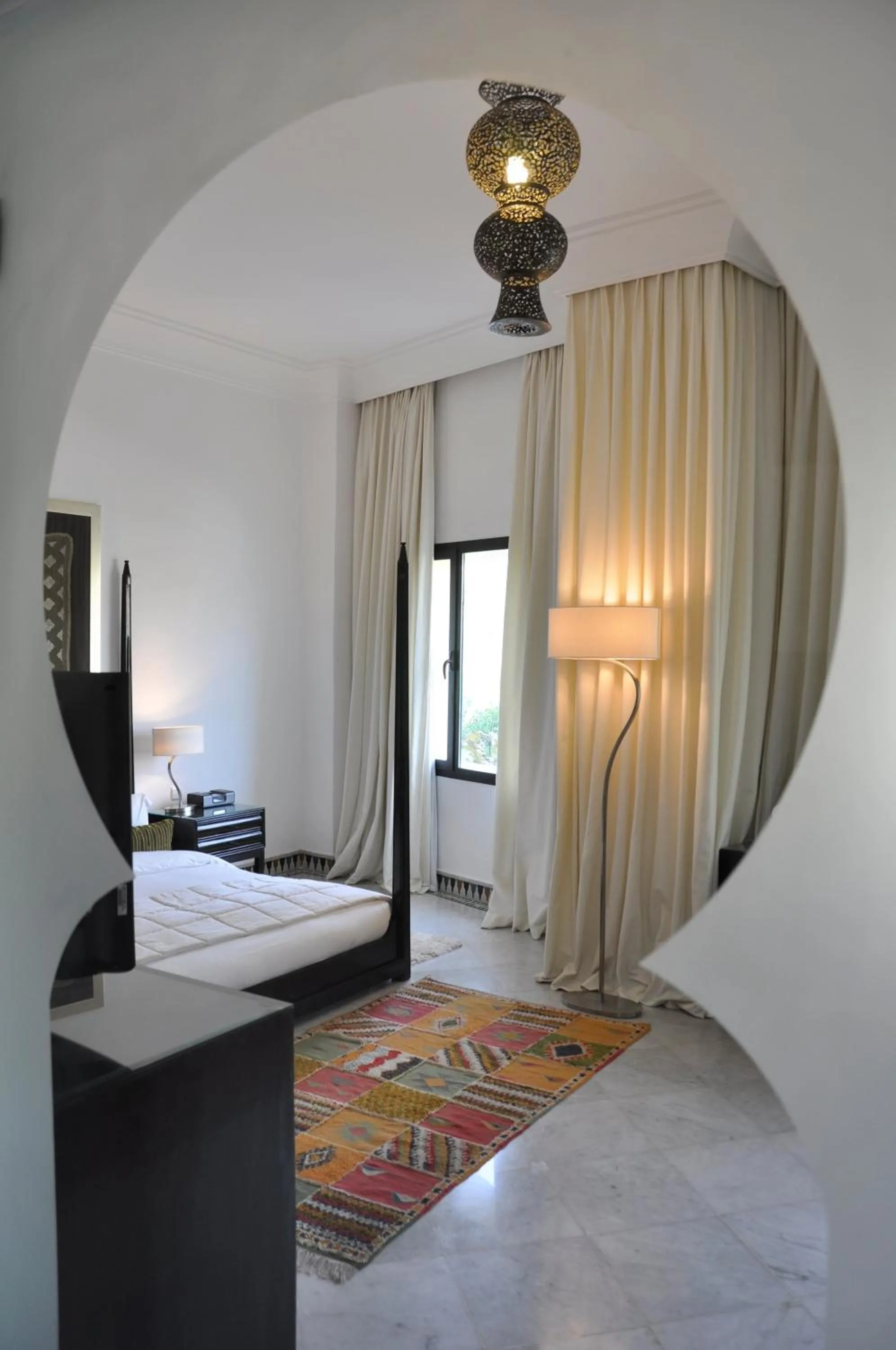 Photo of the whole room, Bed in Riad Maison Bleue and Spa