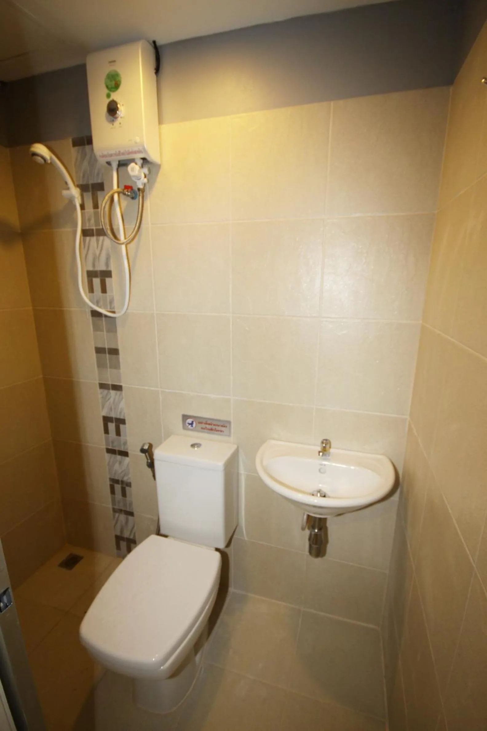 Shower in Nine Place Sukhumvit 40