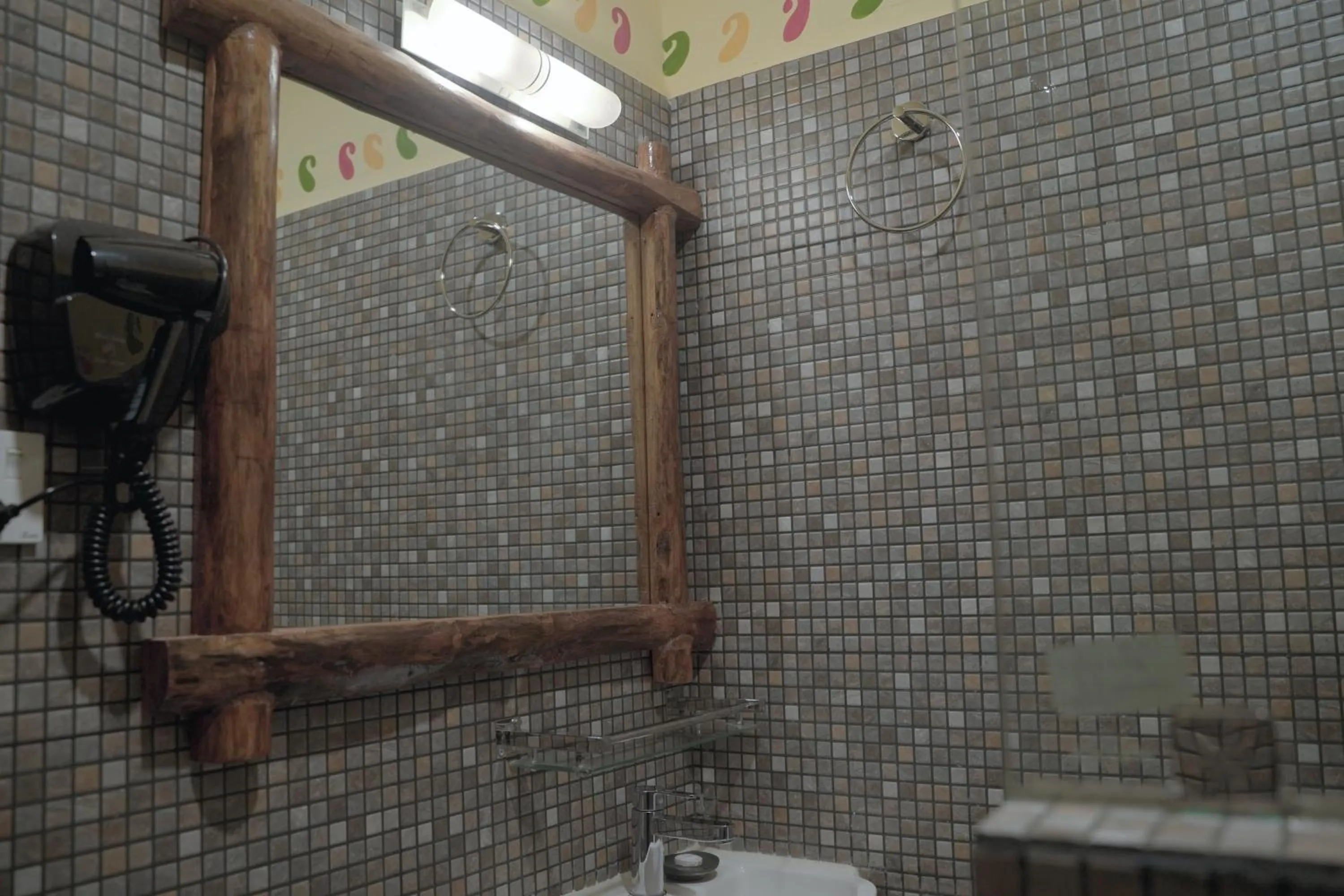 Shower in Sapana Village Lodge