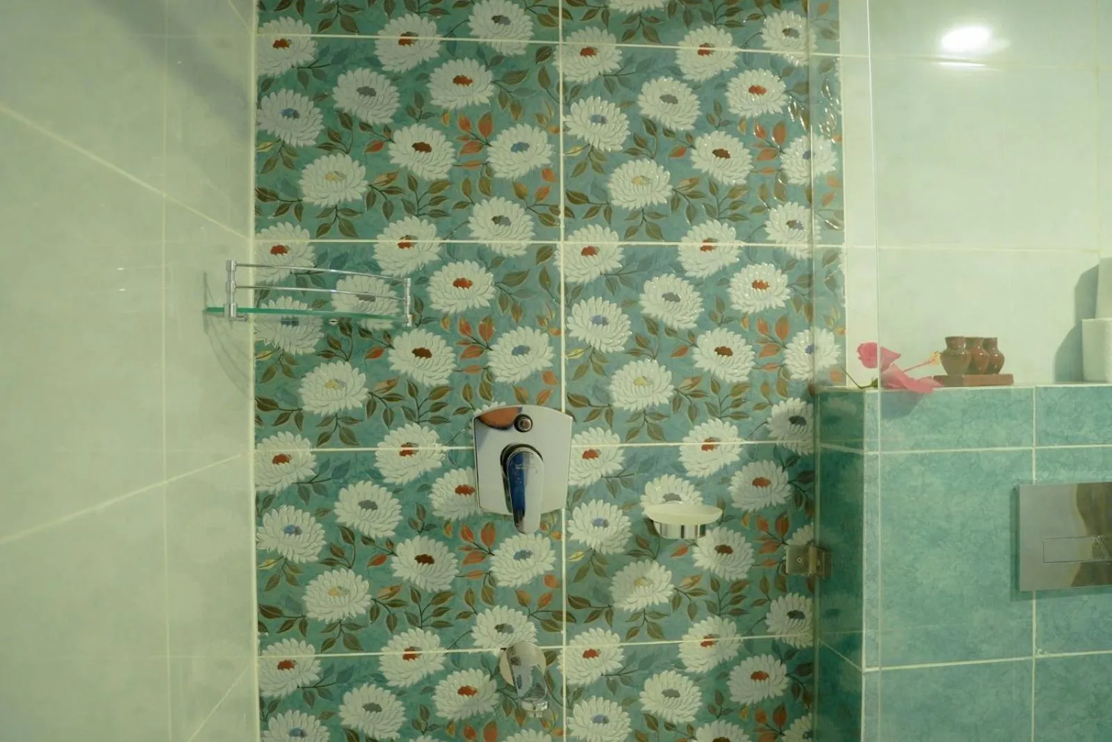 Shower in Sapana Village Lodge