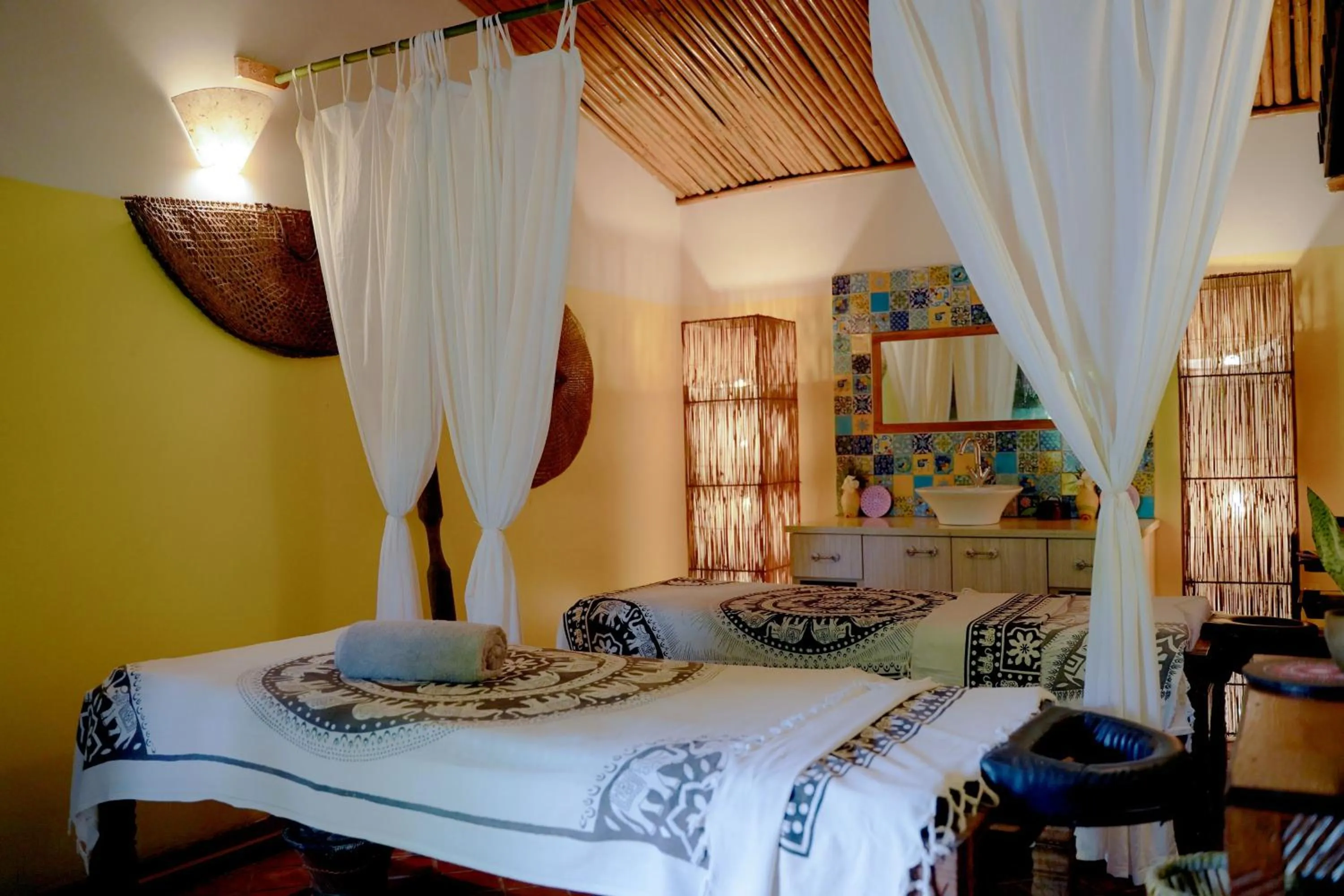 Spa and wellness centre/facilities, Bed in Sapana Village Lodge
