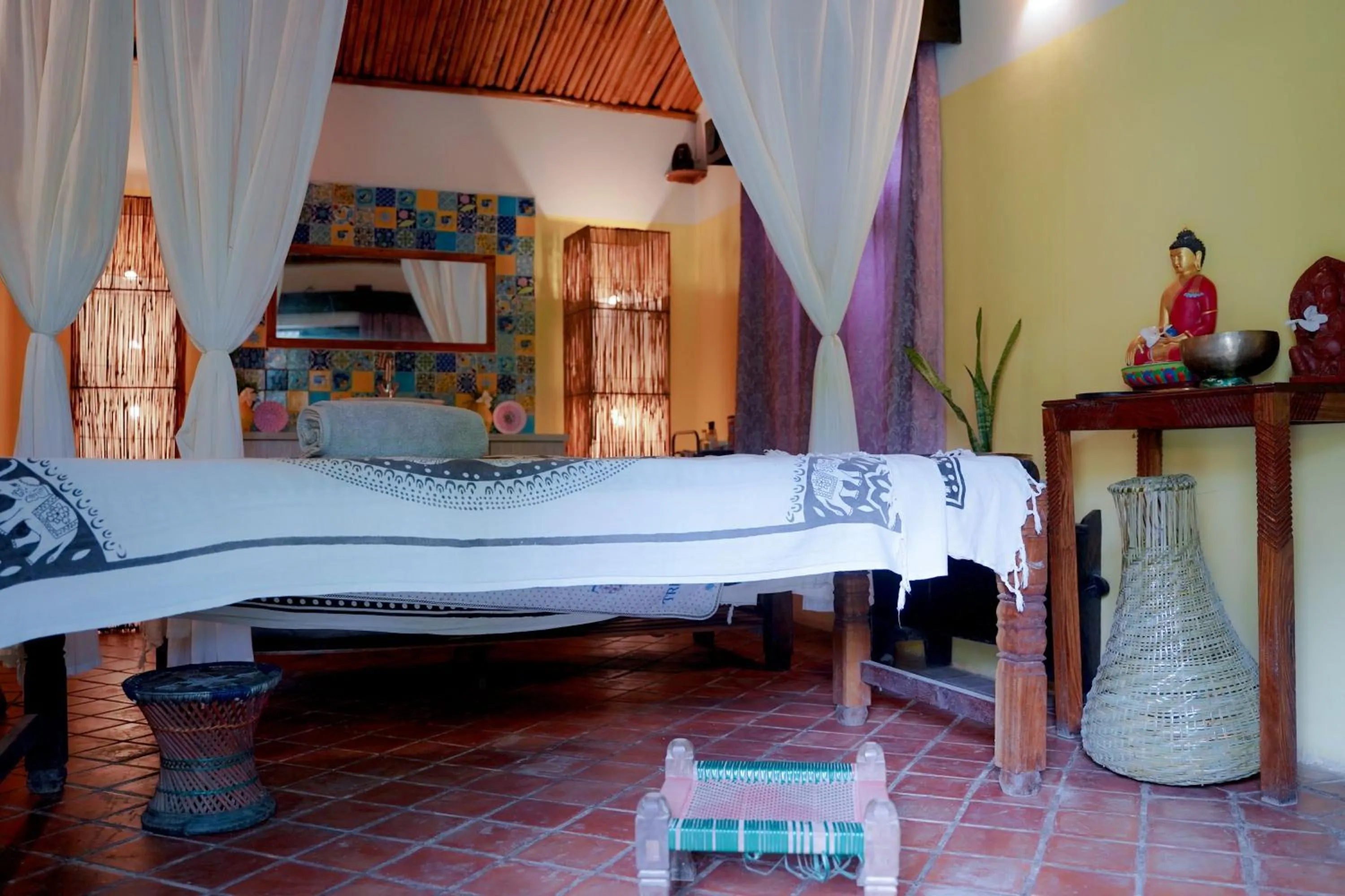 Spa and wellness centre/facilities, Bed in Sapana Village Lodge
