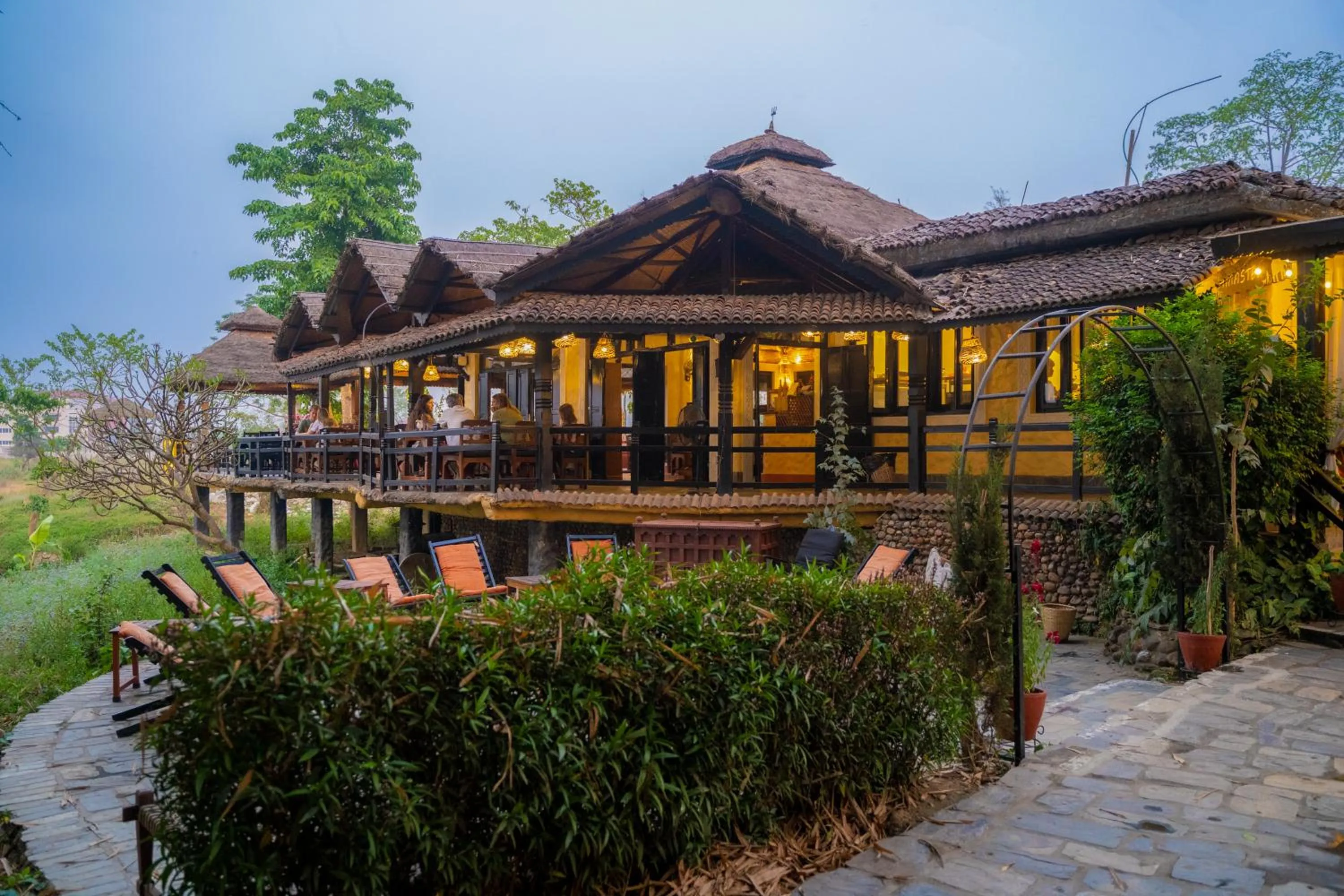 Restaurant/places to eat in Sapana Village Lodge