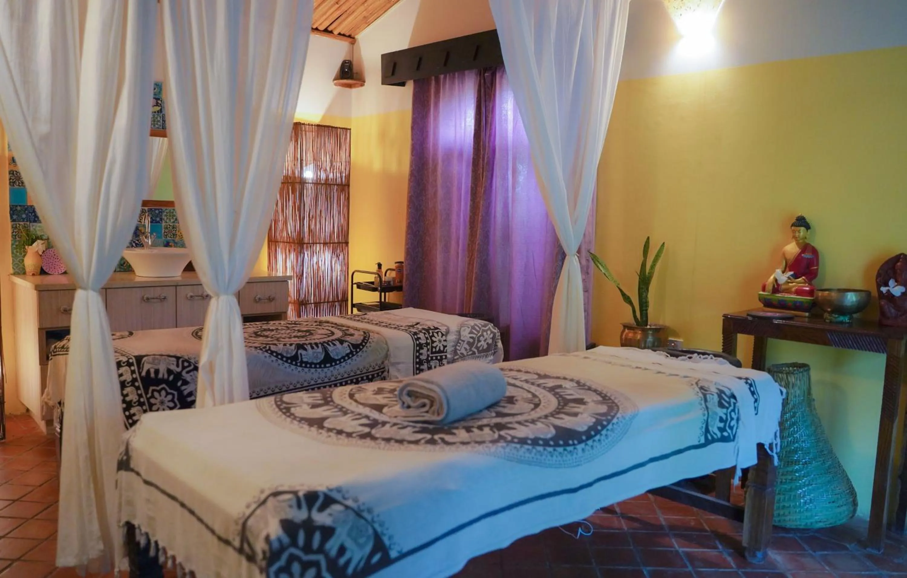 Spa and wellness centre/facilities, Bed in Sapana Village Lodge