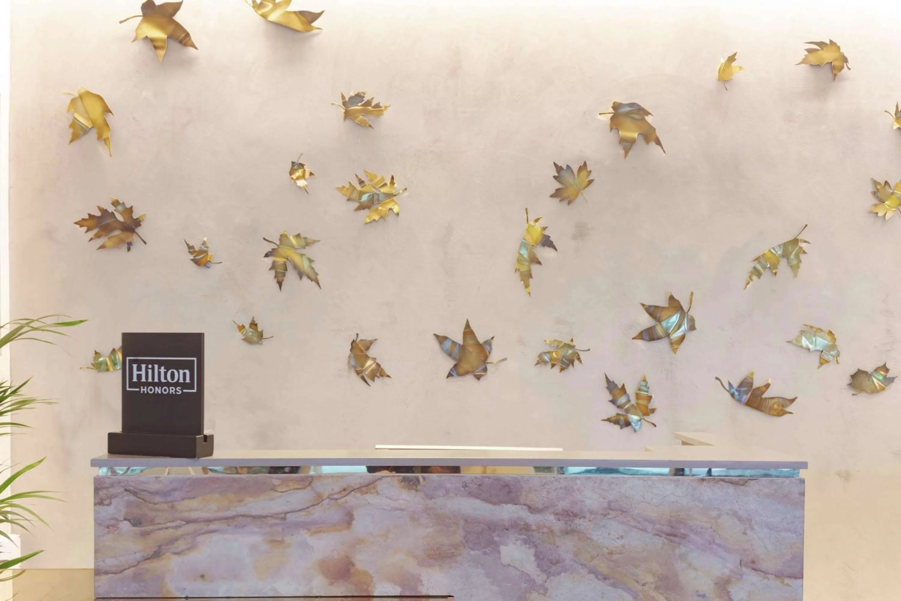 Lobby or reception in Hilton London Angel Islington