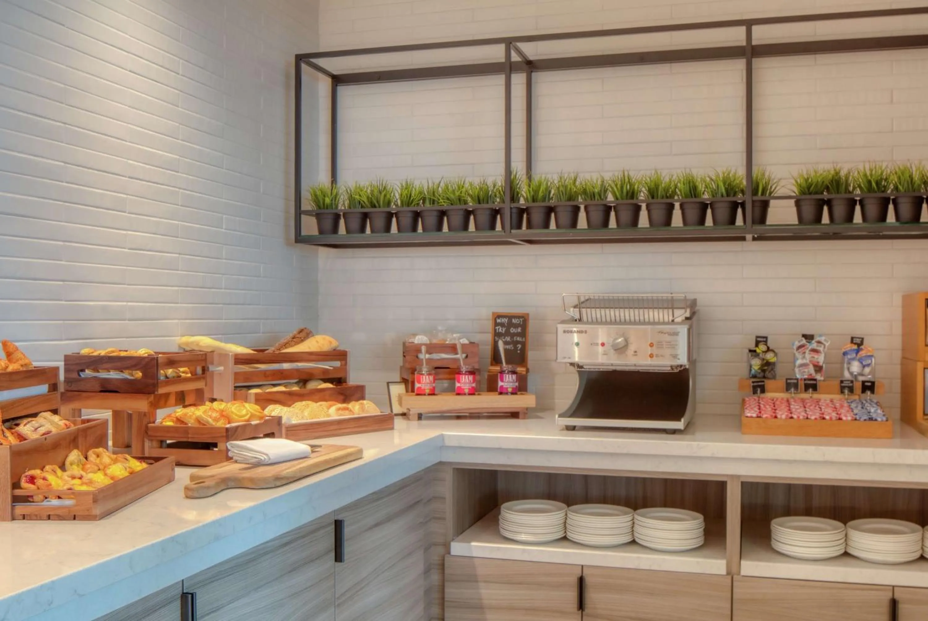 Breakfast in Hilton London Angel Islington