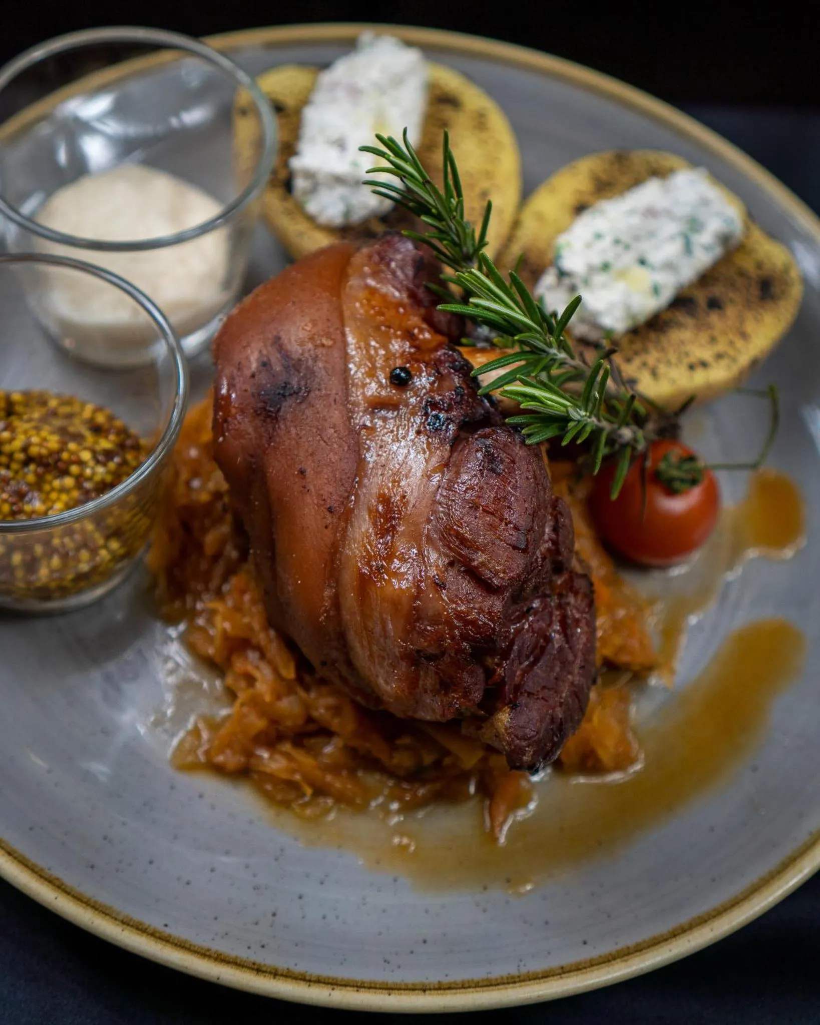 Restaurant/places to eat in Hotel Panorama