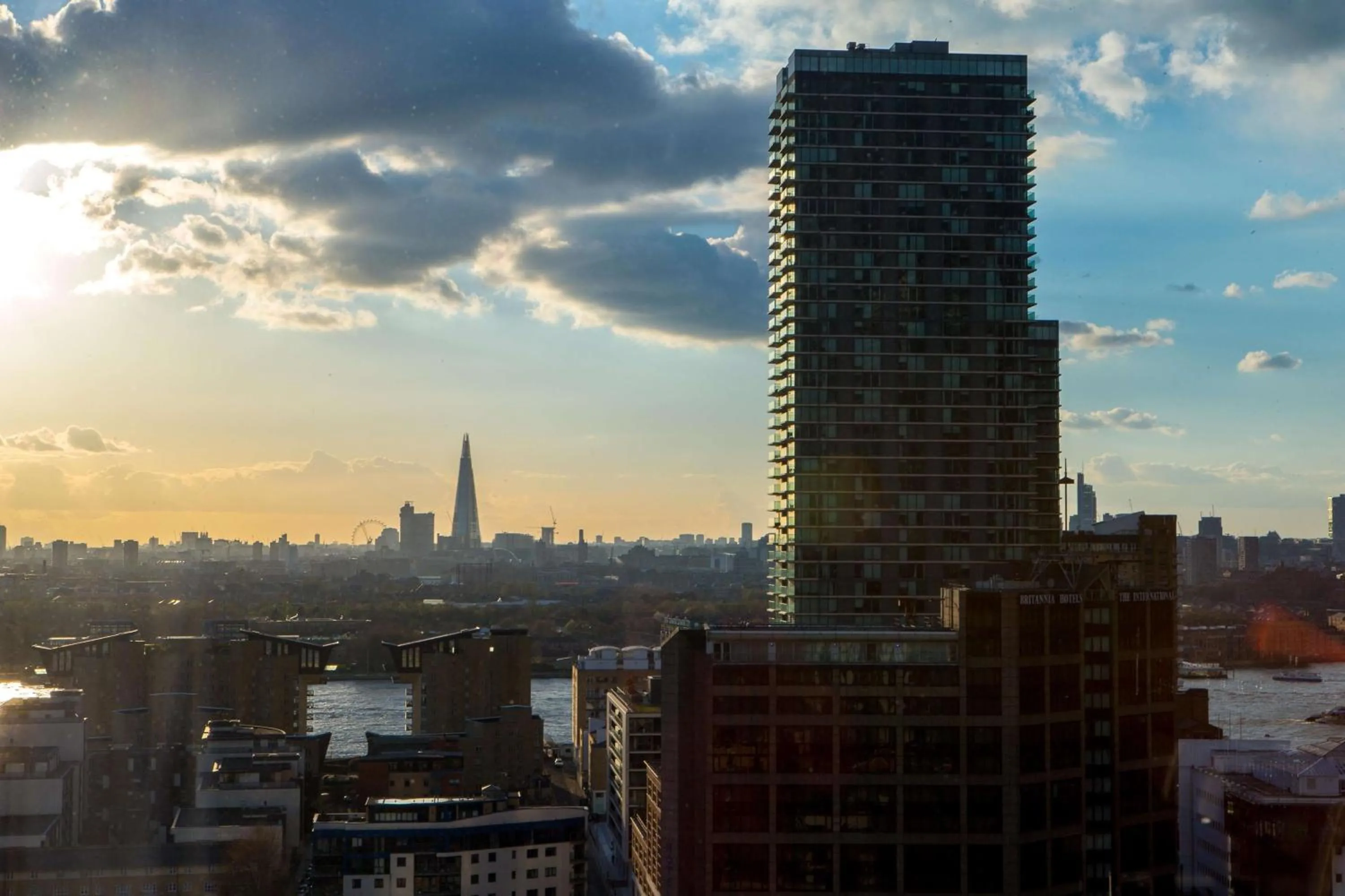 Property building in Hilton London Canary Wharf