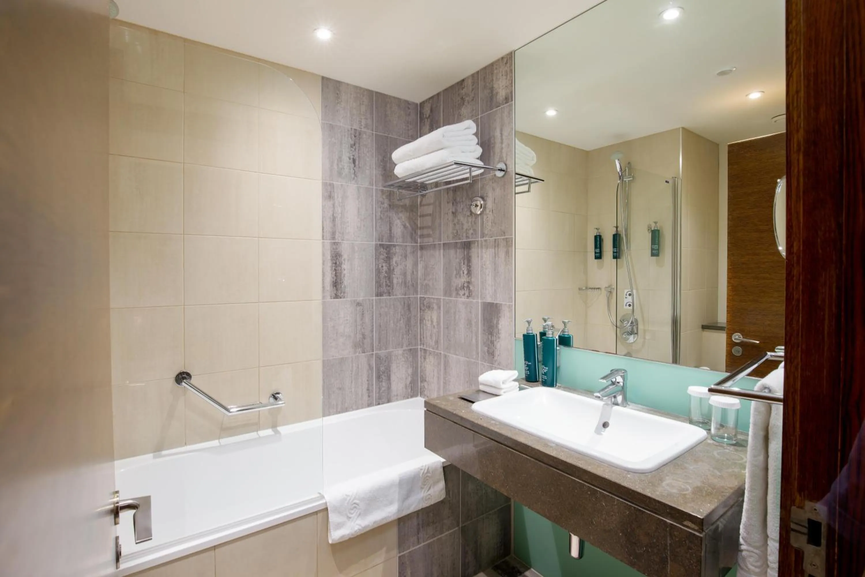 Bathroom in Hilton London Canary Wharf