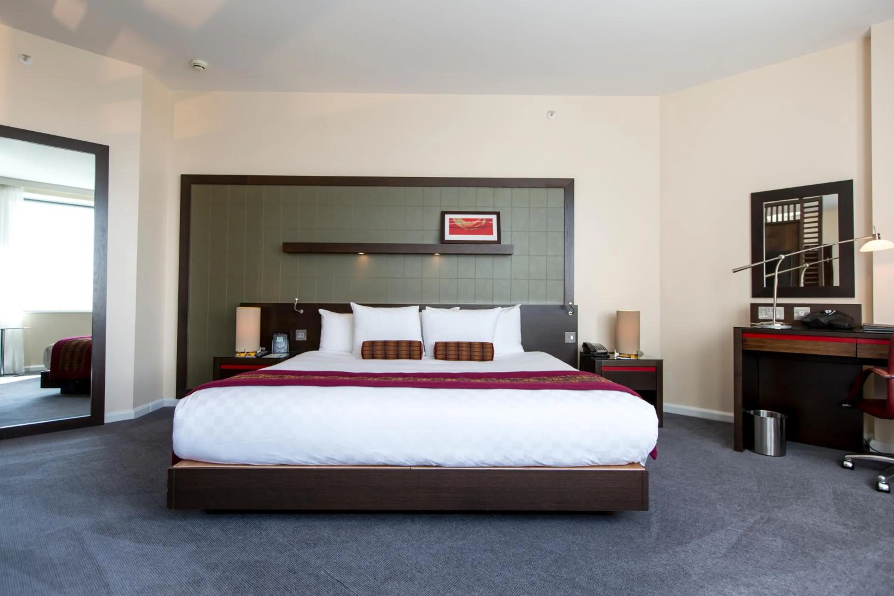 Bed in Hilton London Canary Wharf