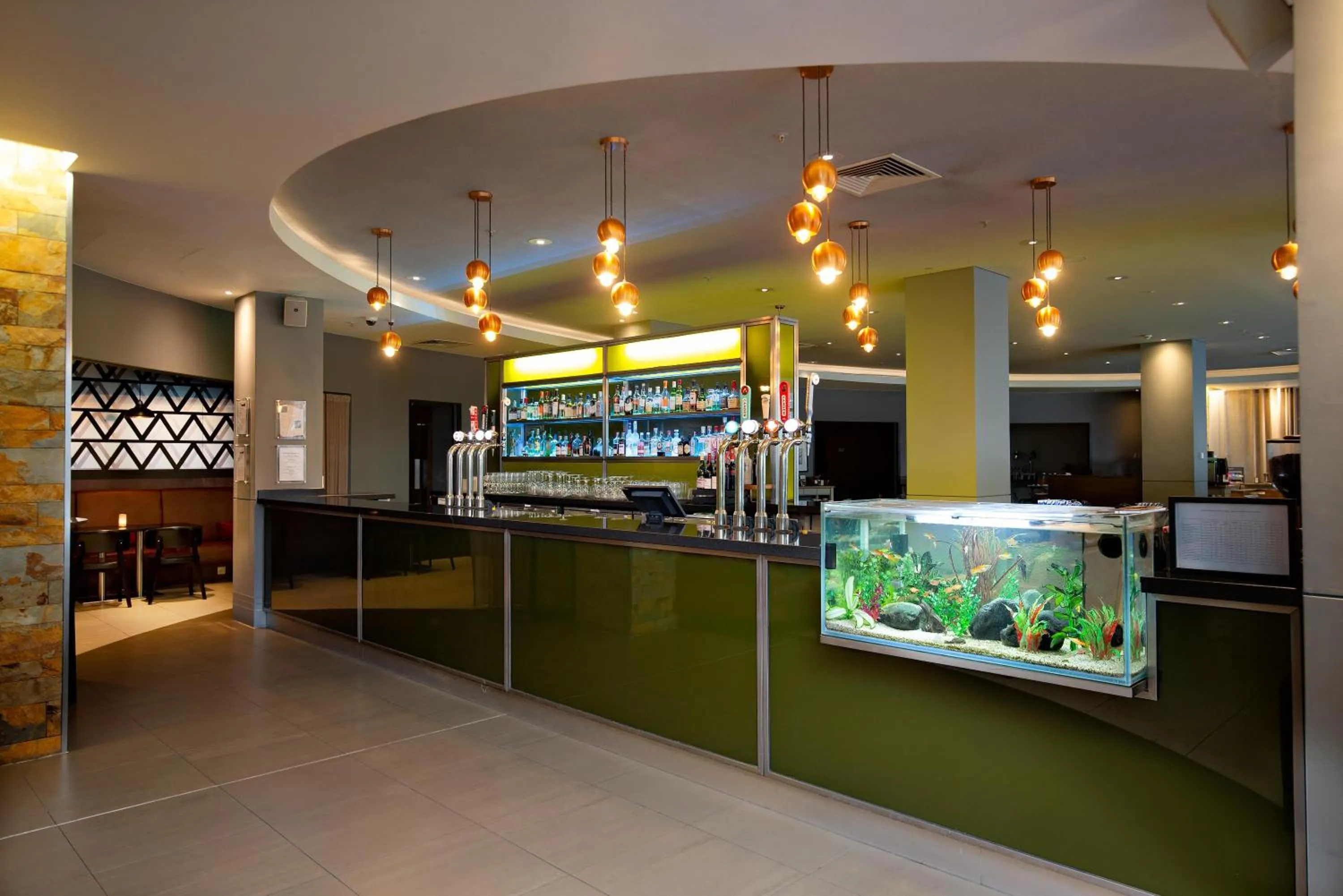 Lounge or bar in Hilton London Canary Wharf