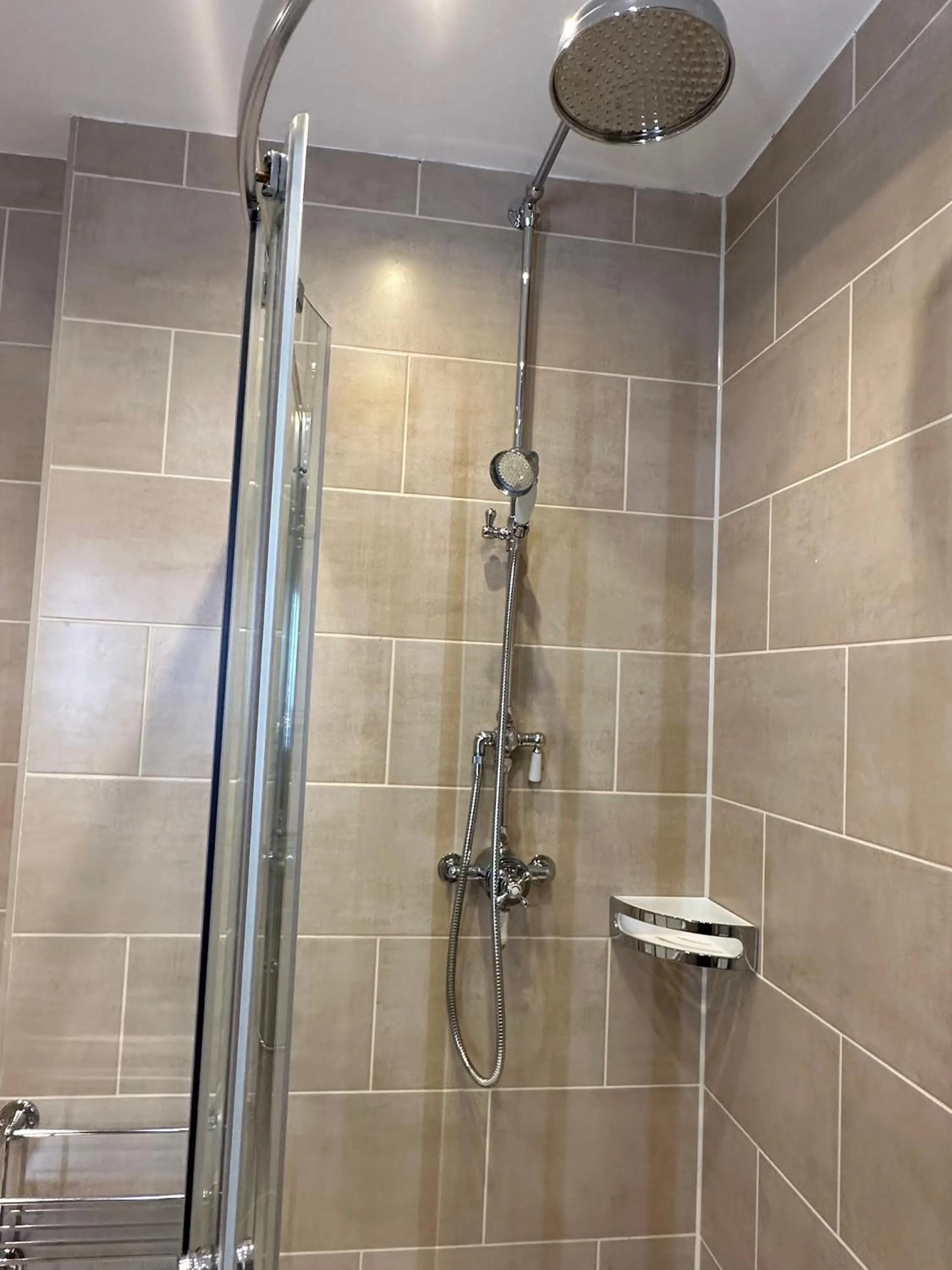 Shower in Chester House Guest House