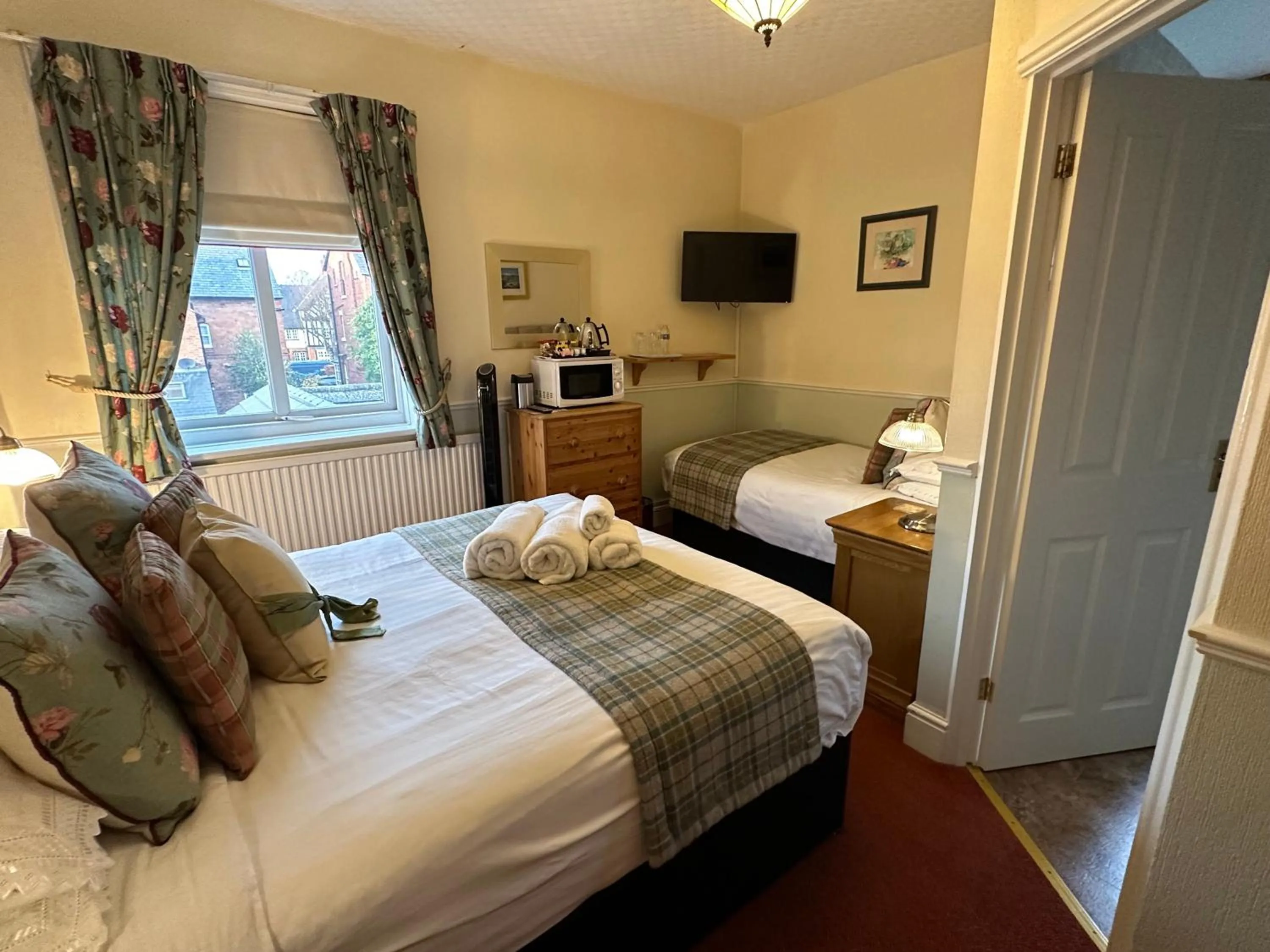 Bed in Chester House Guest House