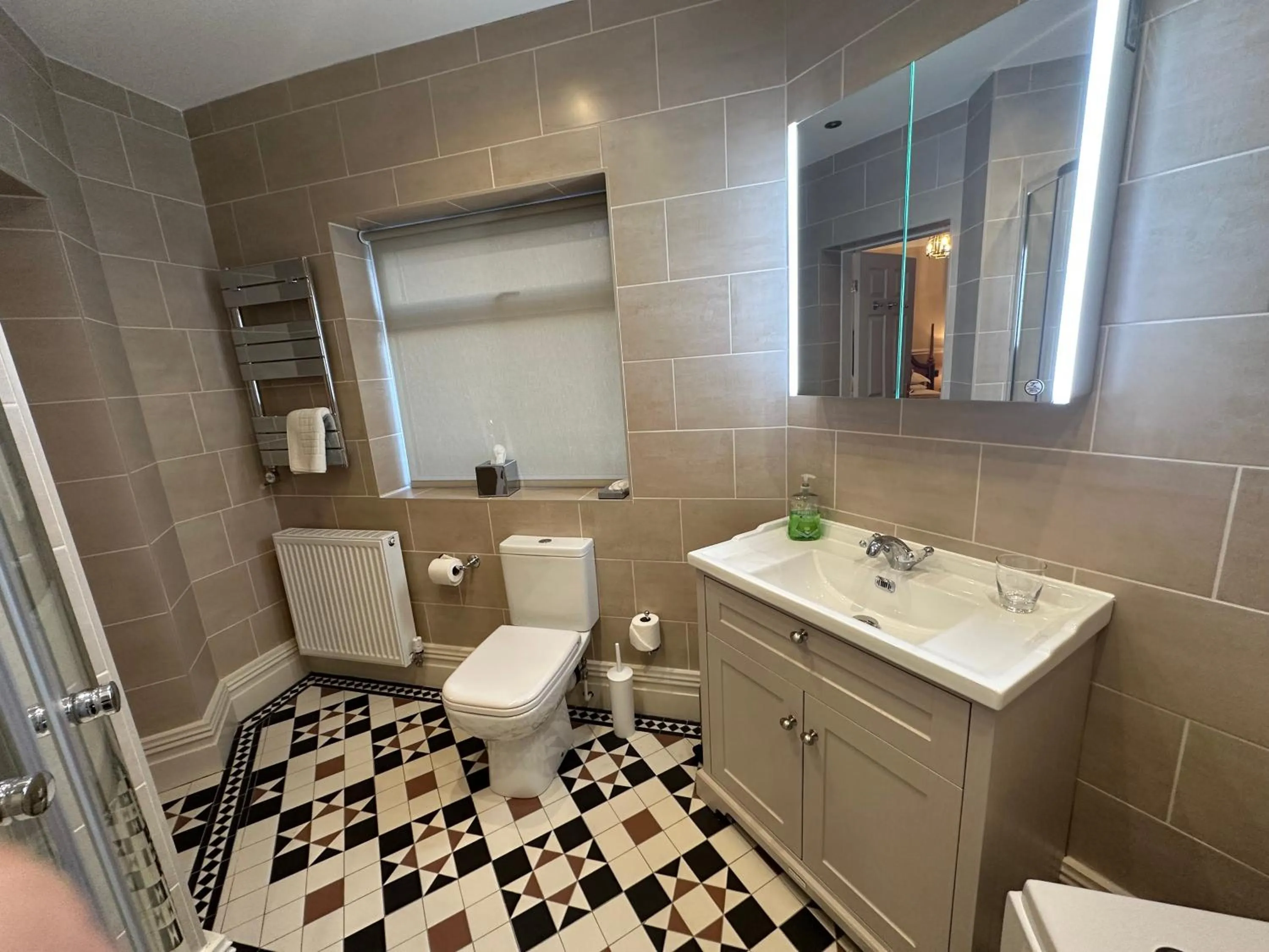 Shower in Chester House Guest House