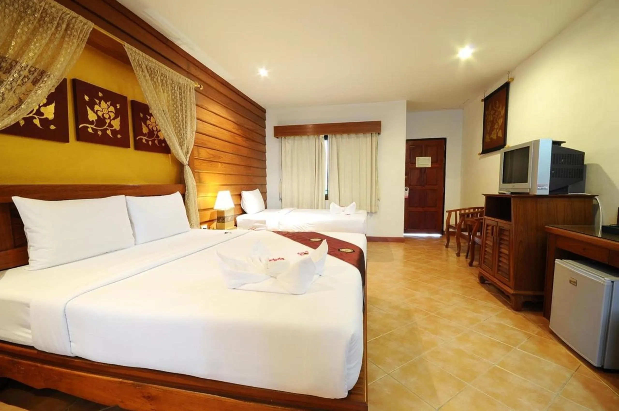 Bed in Bel Aire Patong