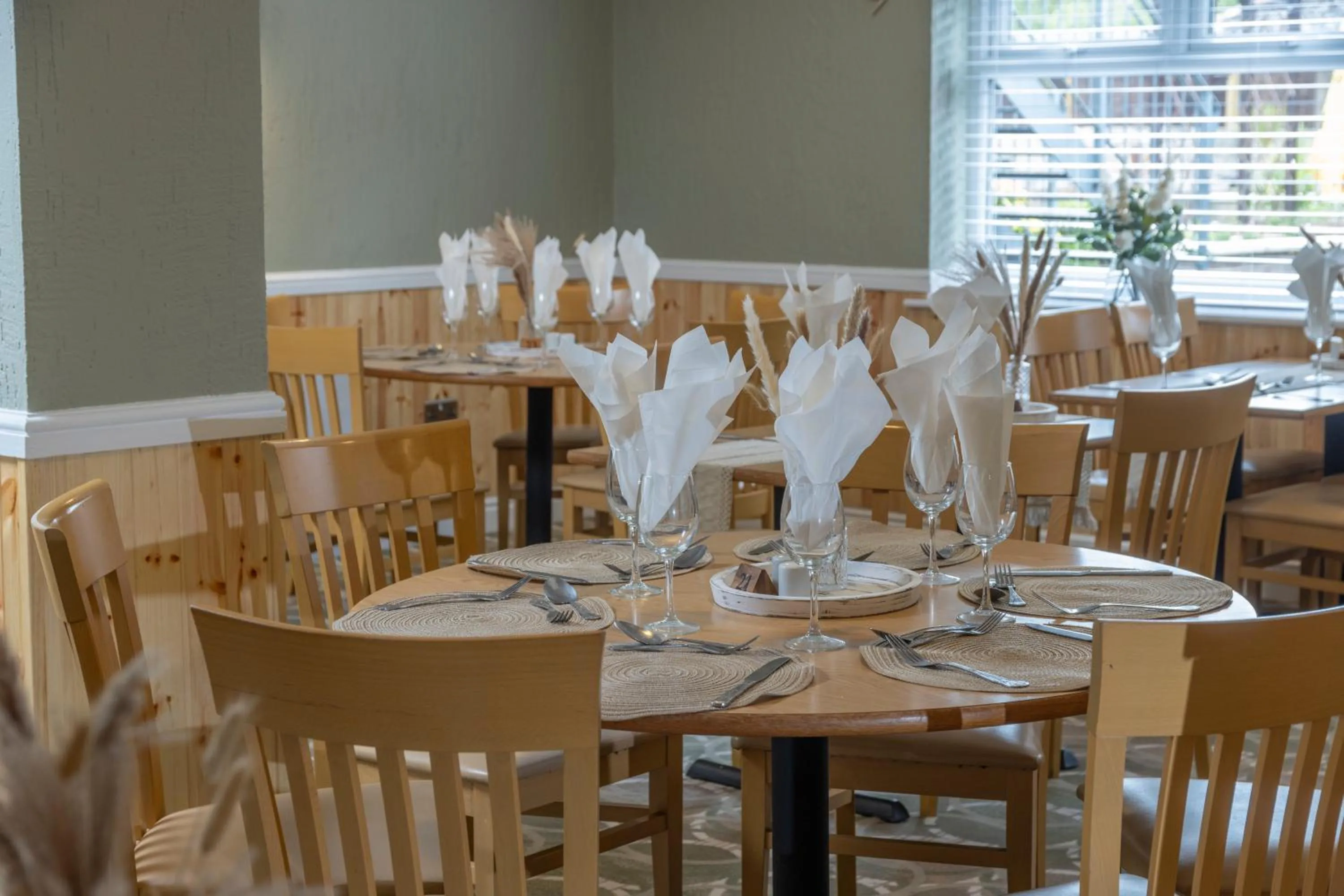 Restaurant/places to eat in Best Western Weymouth Hotel Rembrandt