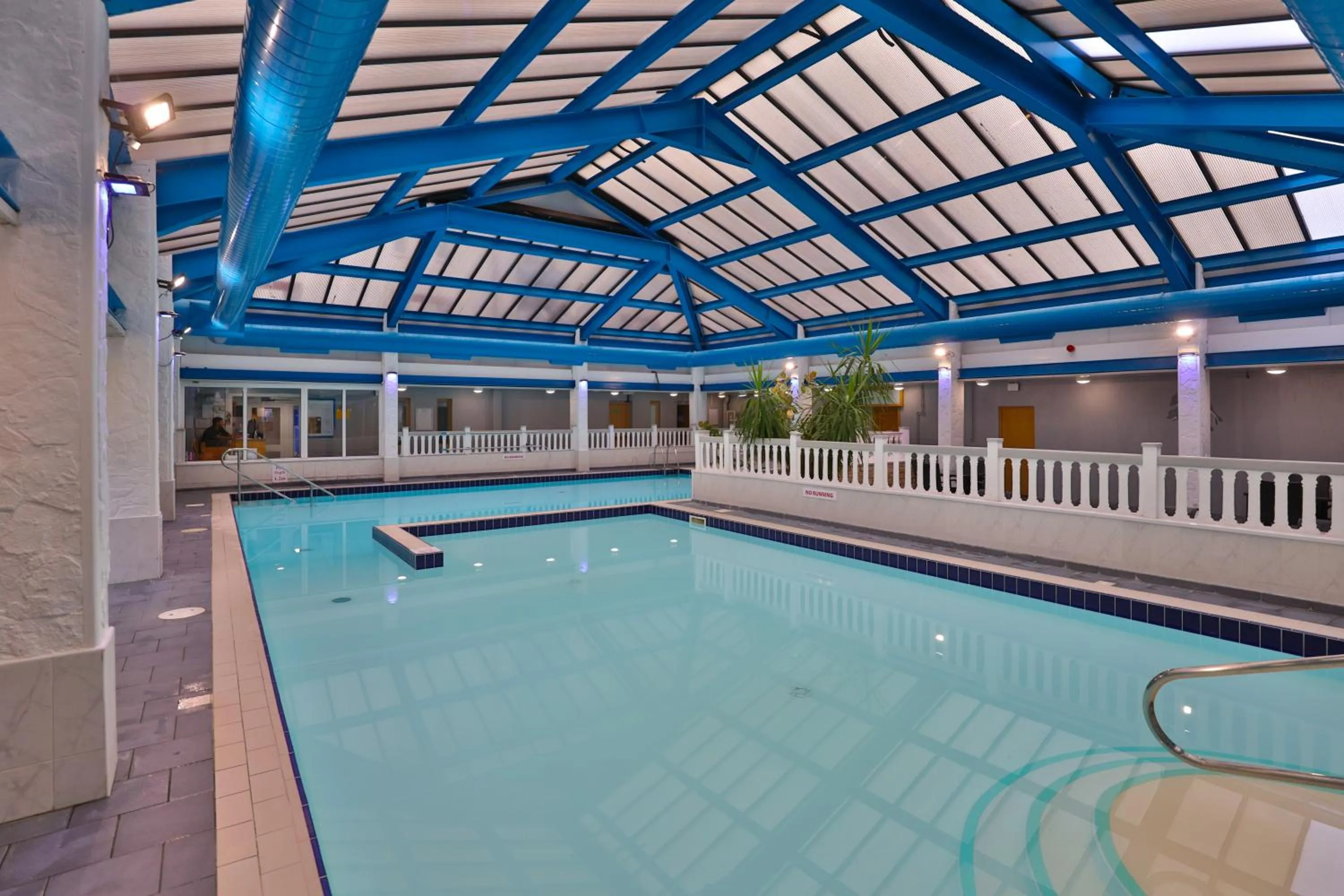 Swimming pool in Best Western Weymouth Hotel Rembrandt