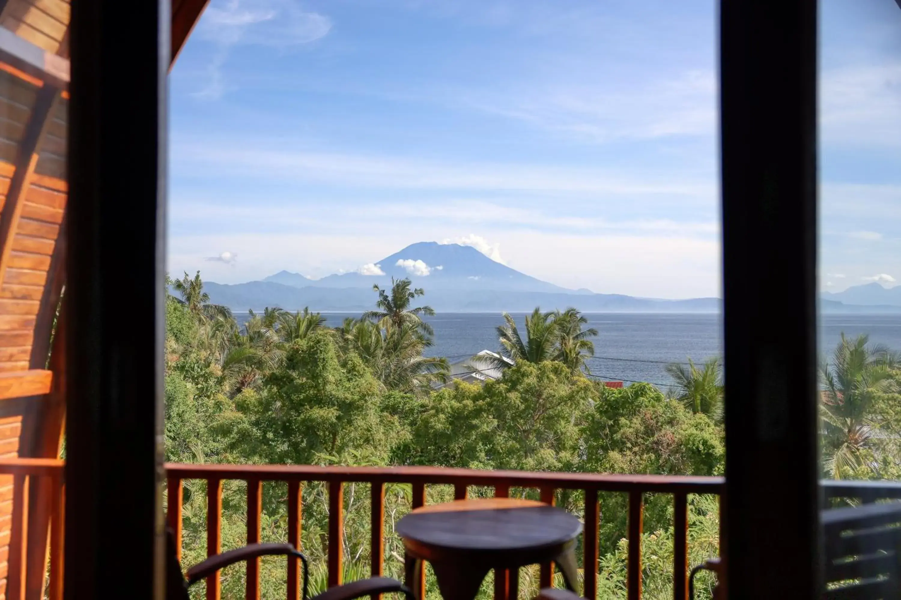 Deluxe Twin Bungalow with Ocean and Agung Mount View in Petak Cottage Deluxe Twin Bungalow with Ocean and Agung Mount View in Petak Cottage
