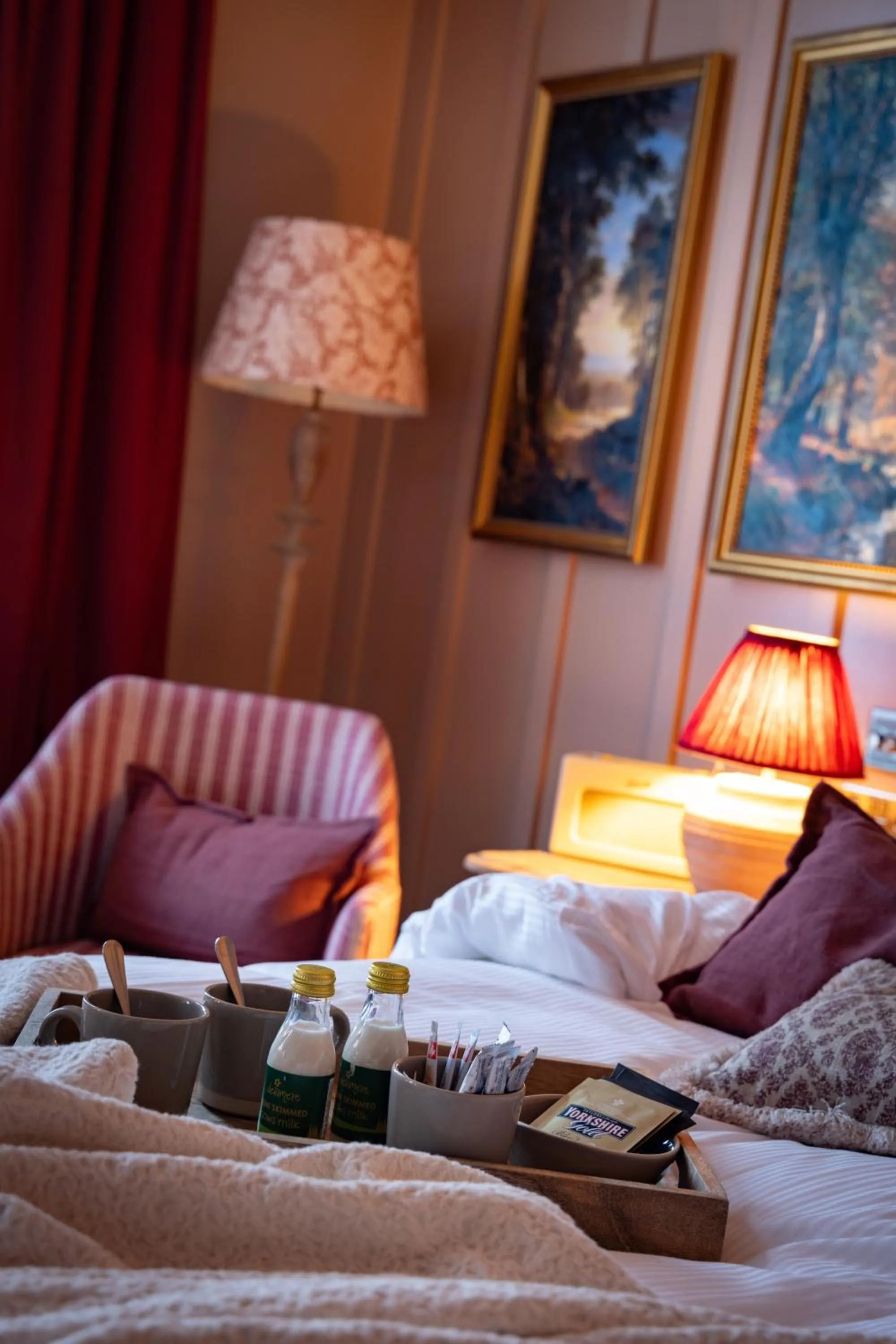 Bed in The Potters Heron - A Heartwood Inn