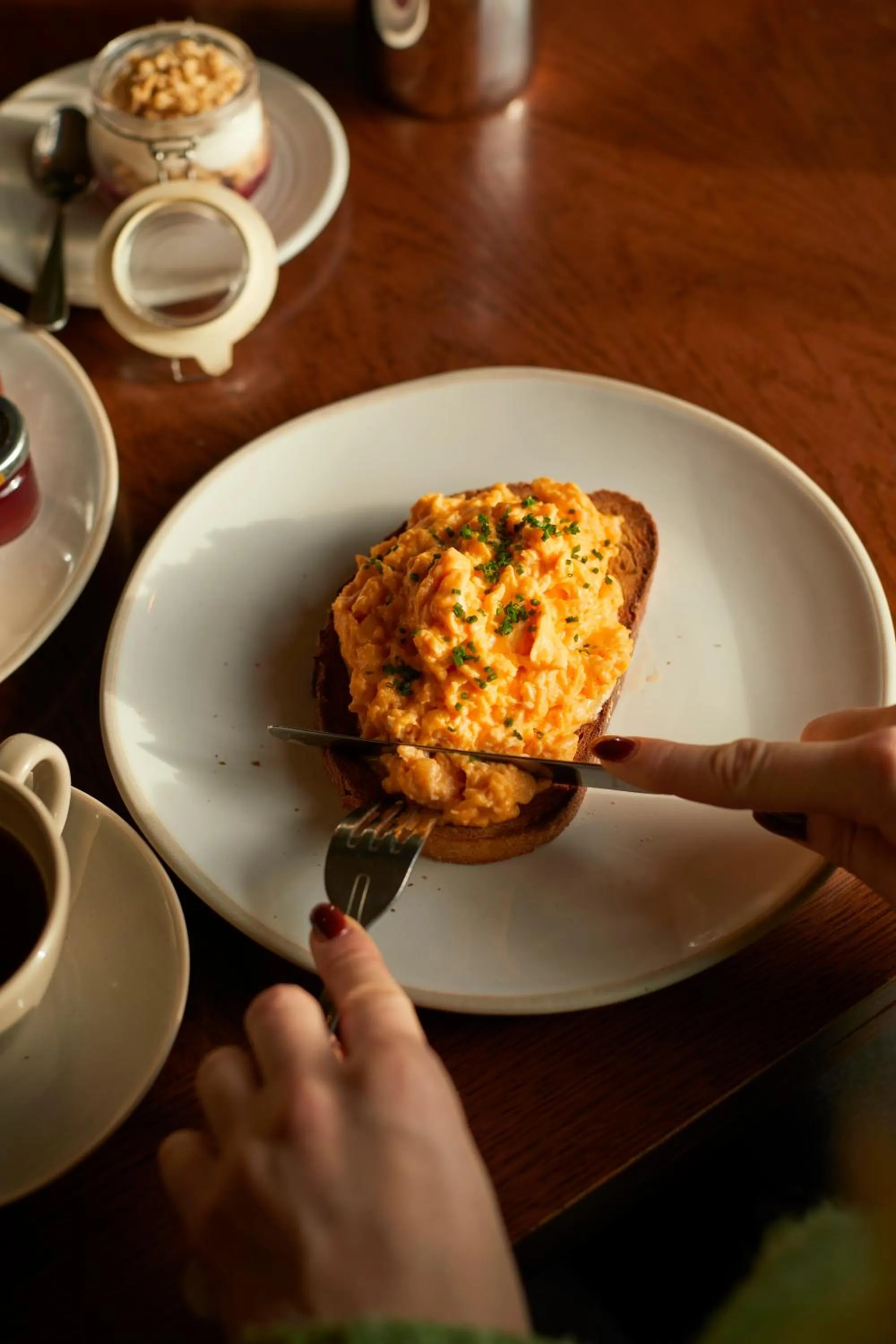 The Potters Heron - A Heartwood Inn