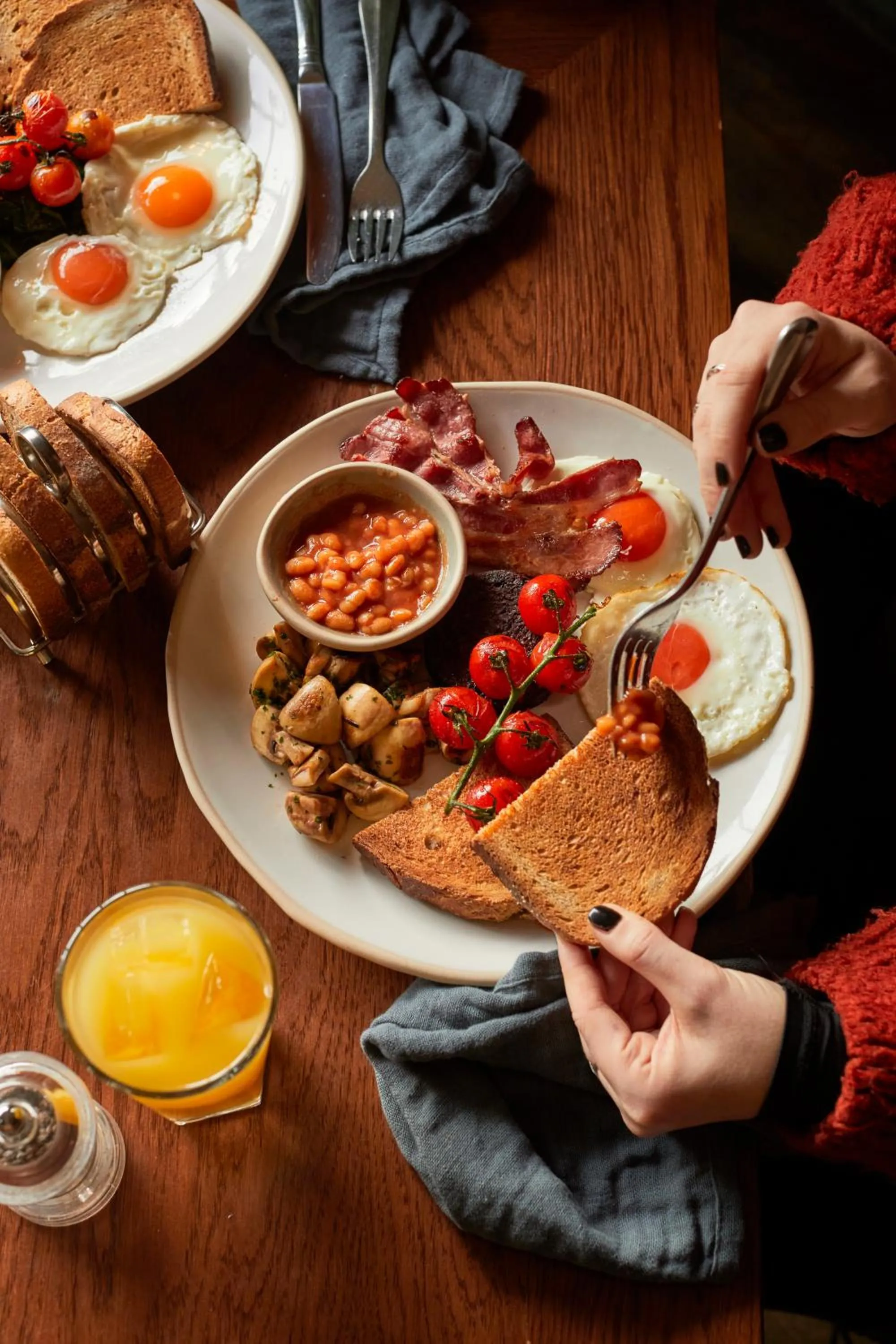 The Potters Heron - A Heartwood Inn