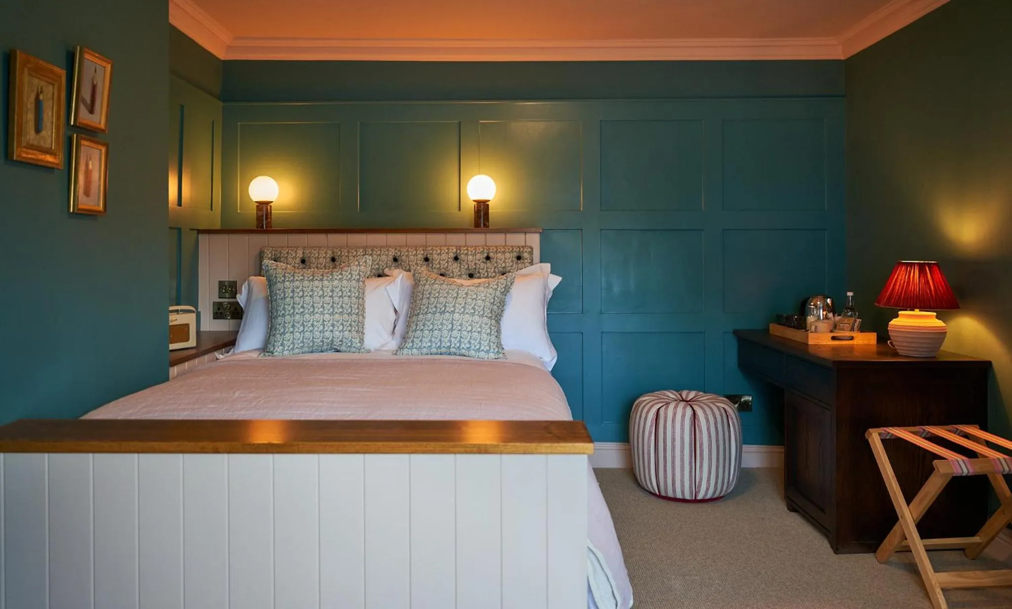 Bed in The Potters Heron - A Heartwood Inn