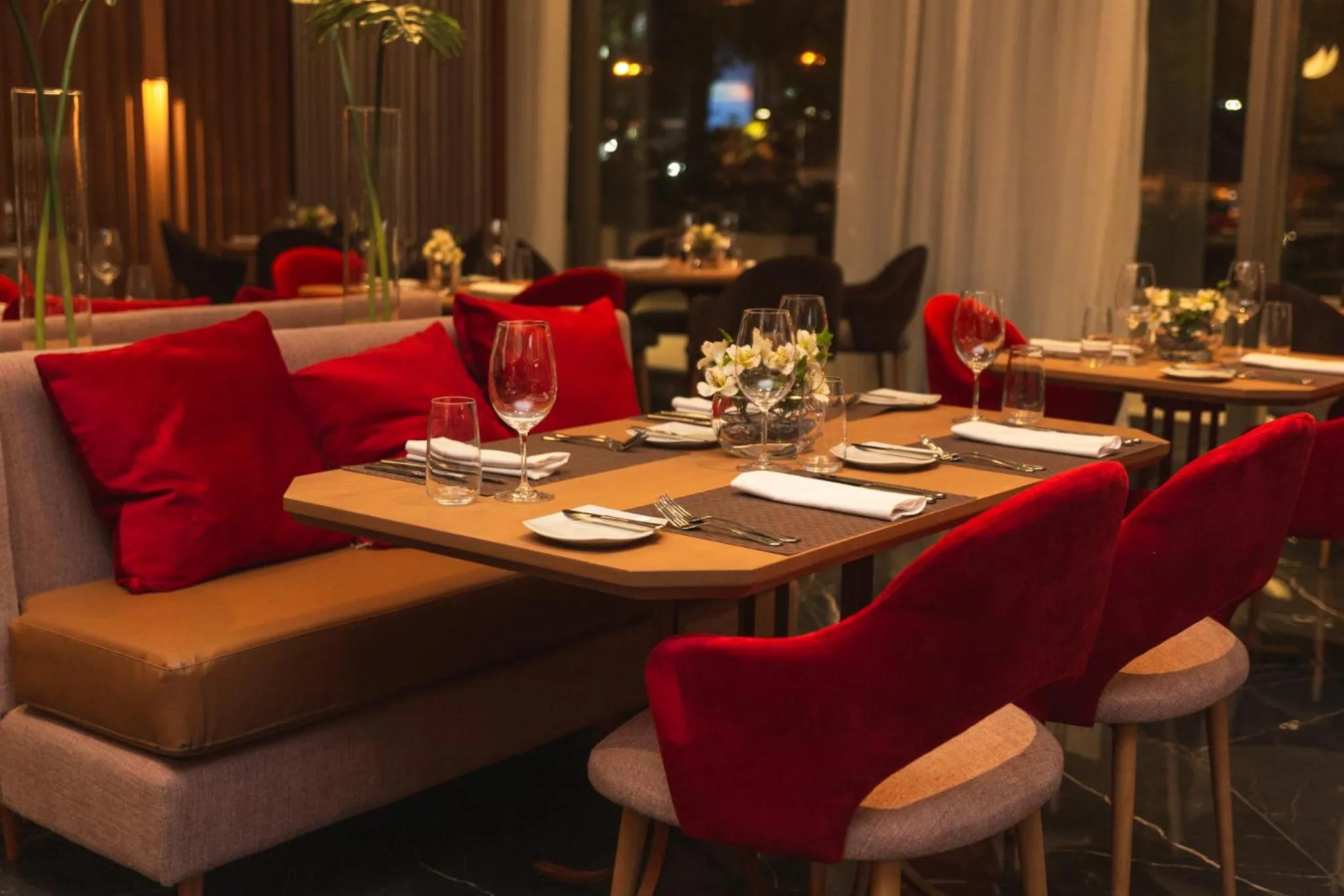 Restaurant/places to eat in Hotel Pullman City Center Rosario