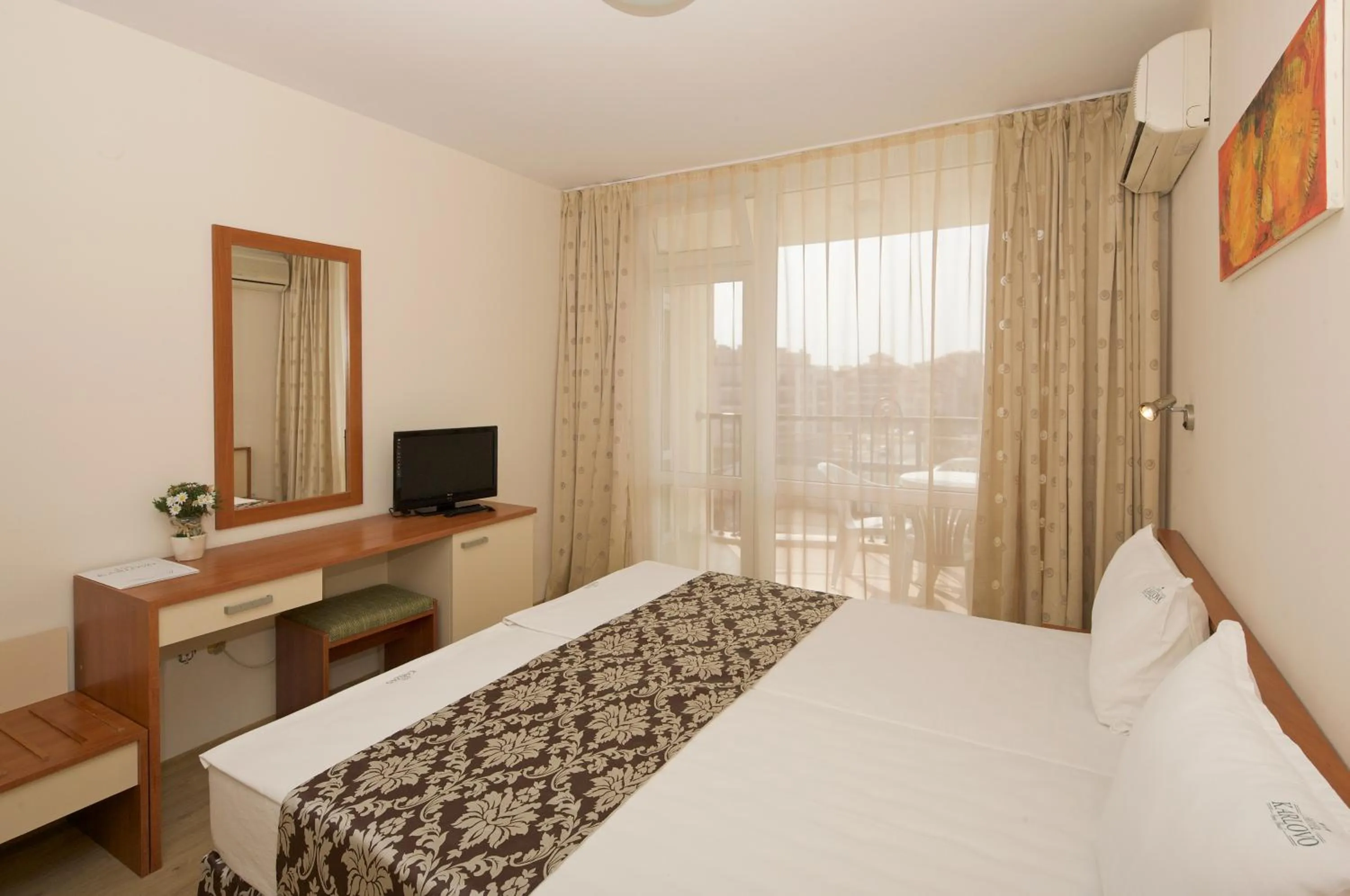 Bed in Karlovo Hotel