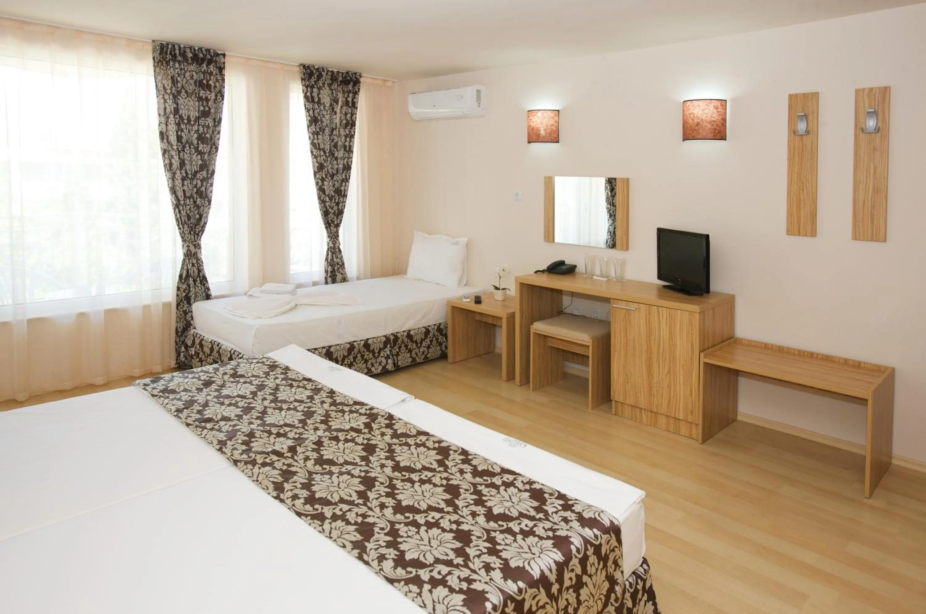Bed in Karlovo Hotel