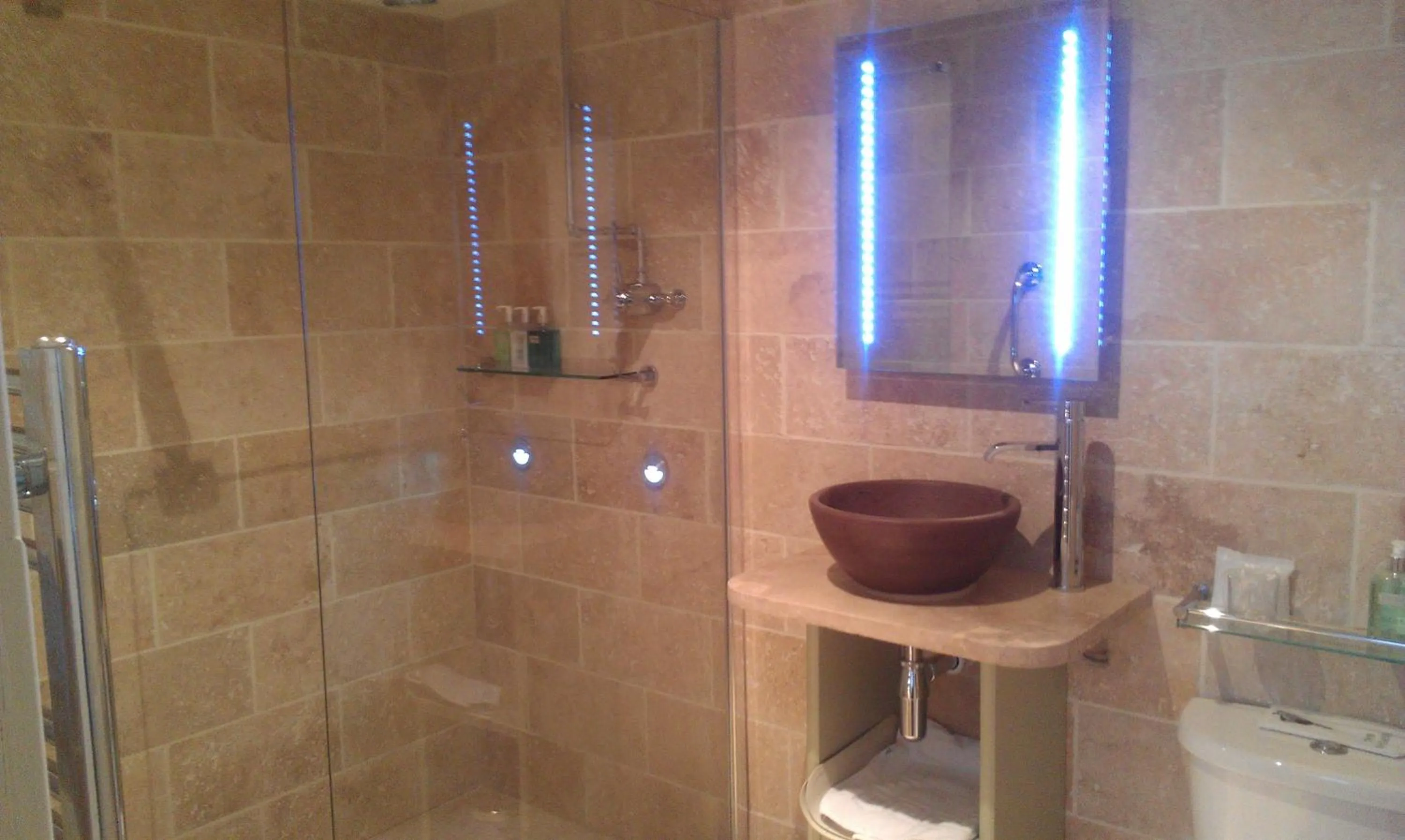 Bathroom in The Kings Head Hotel