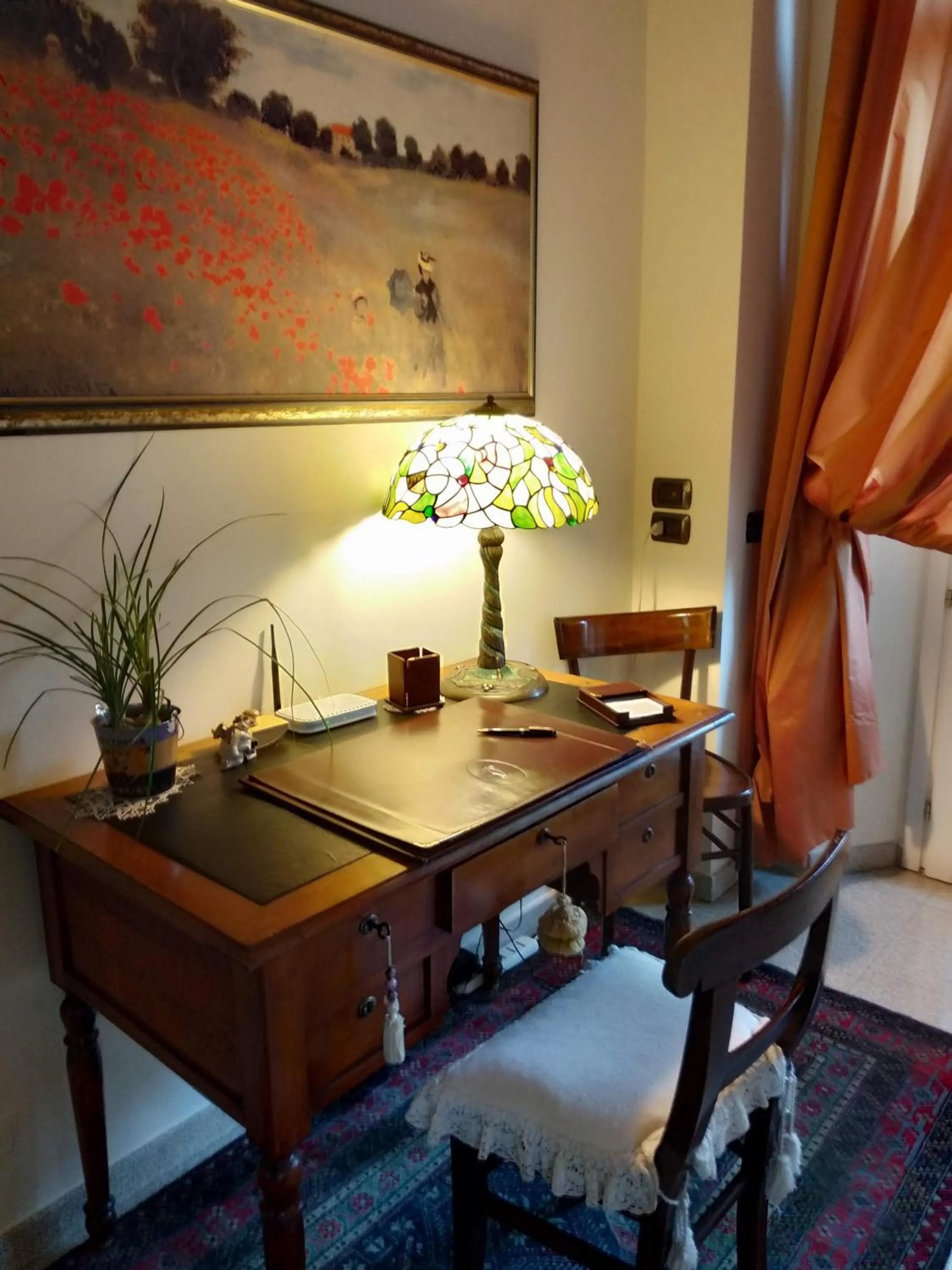 Communal lounge/ TV room in B&B Palazzo Mestichelli Boutique Palace