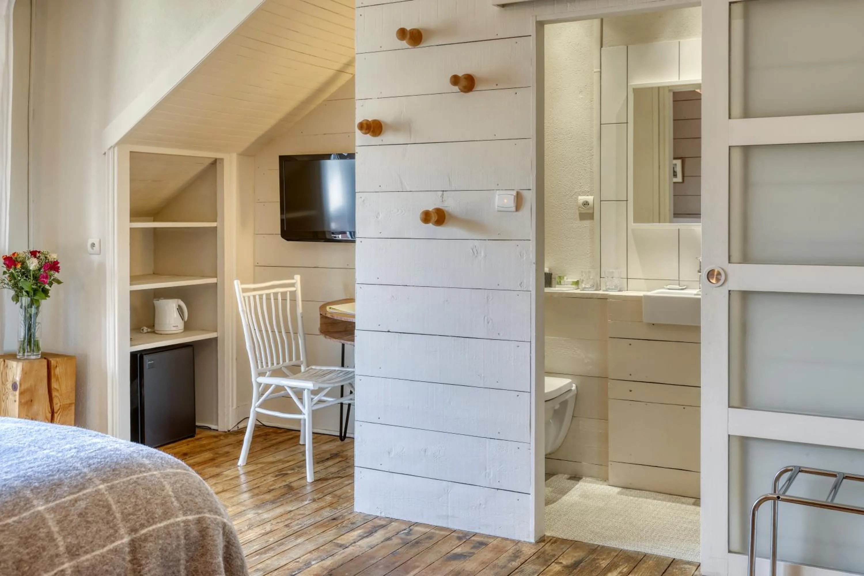 Bathroom, Bed in La Féline Blanche Adult Only