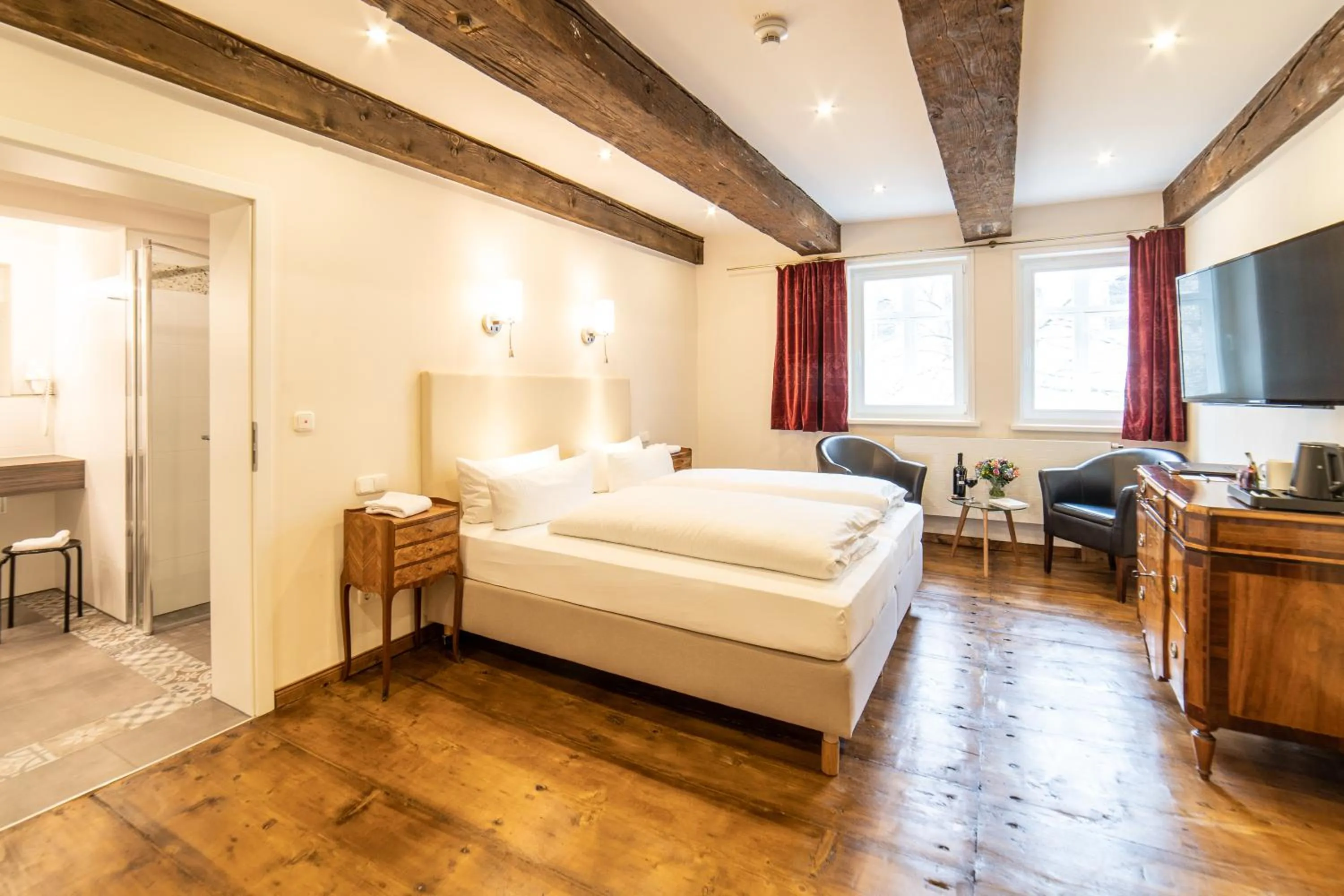 Photo of the whole room, Bed in Romantik Hotel Alte Münze