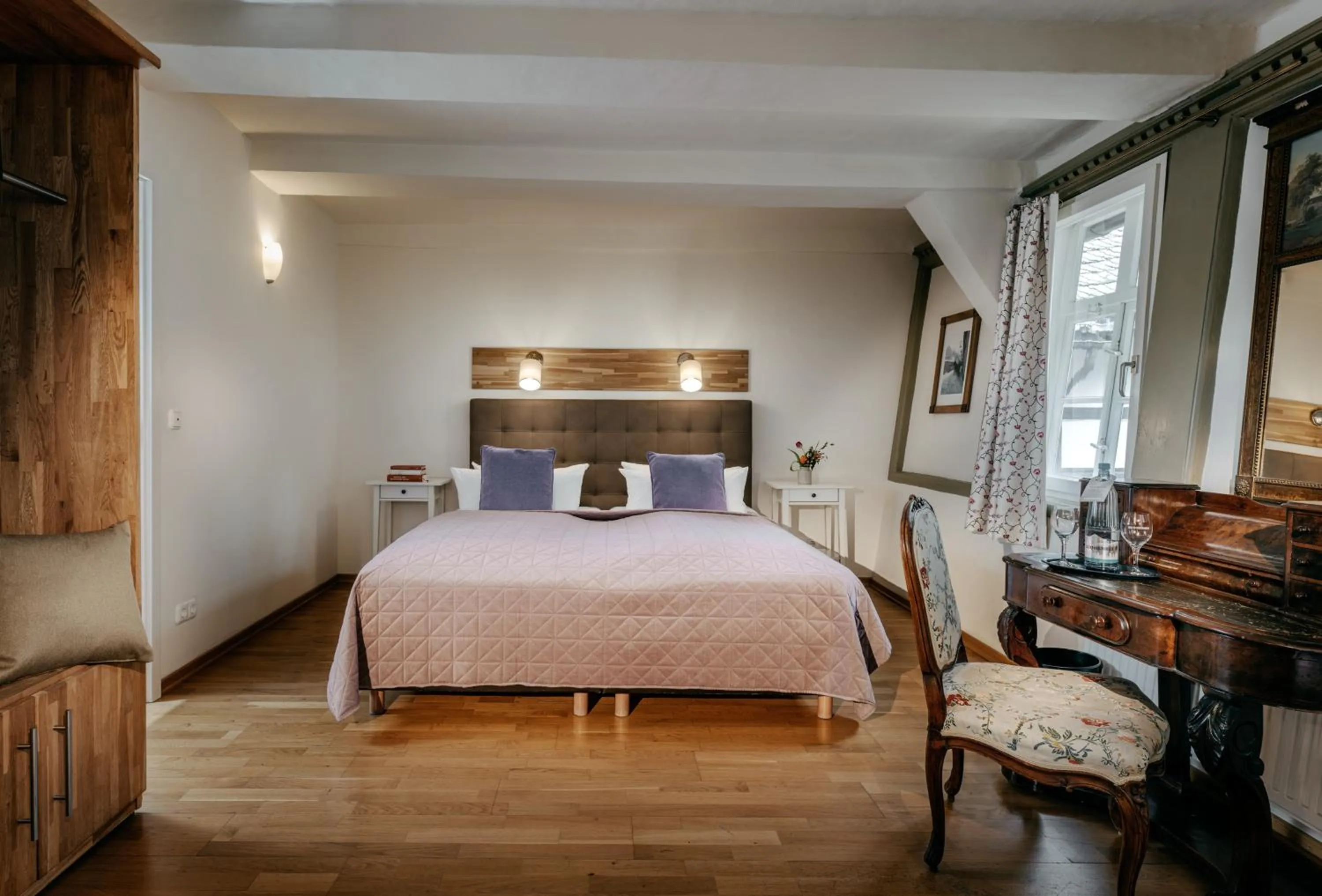 Photo of the whole room, Bed in Romantik Hotel Alte Münze