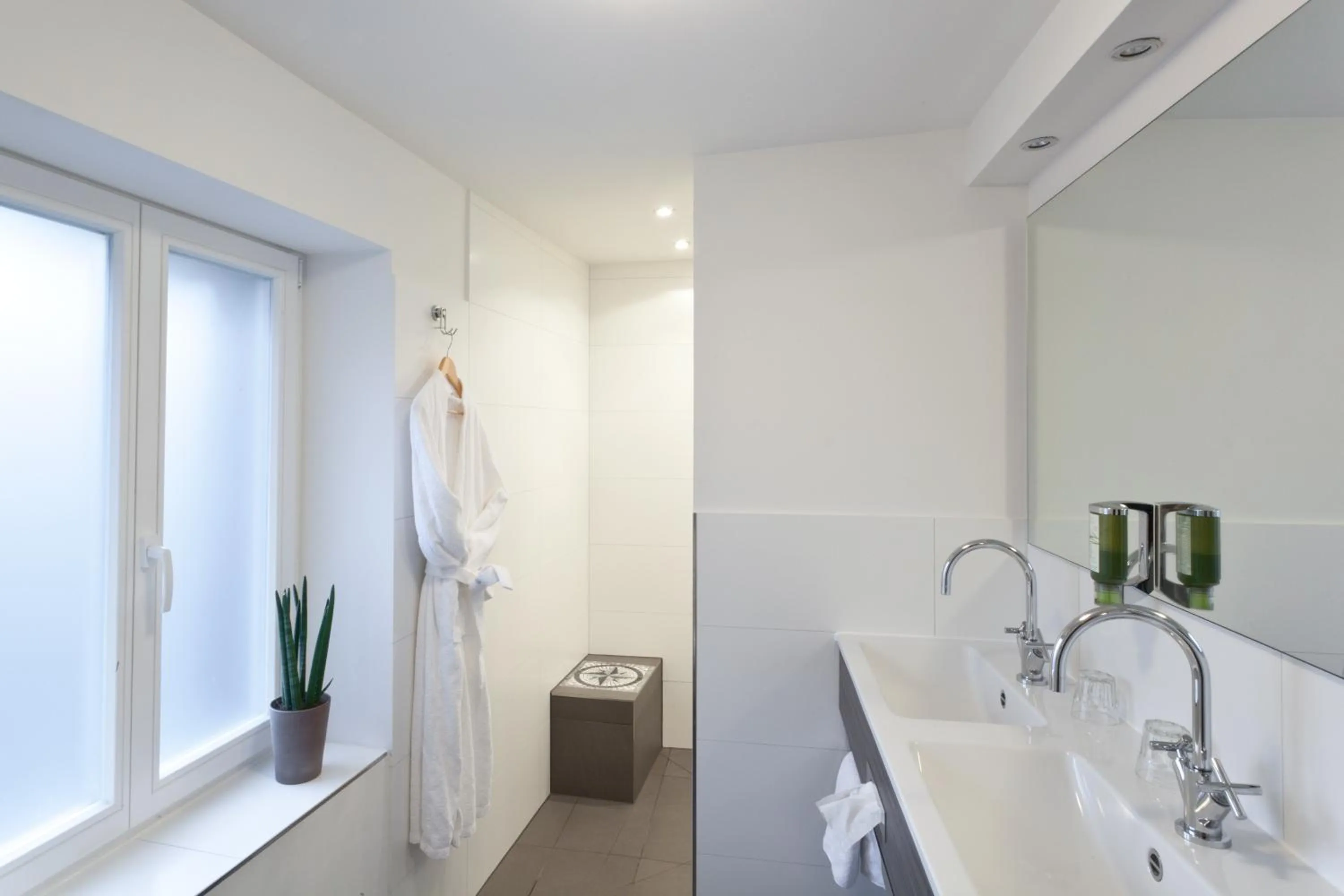 Bathroom in Romantik Hotel Alte Münze