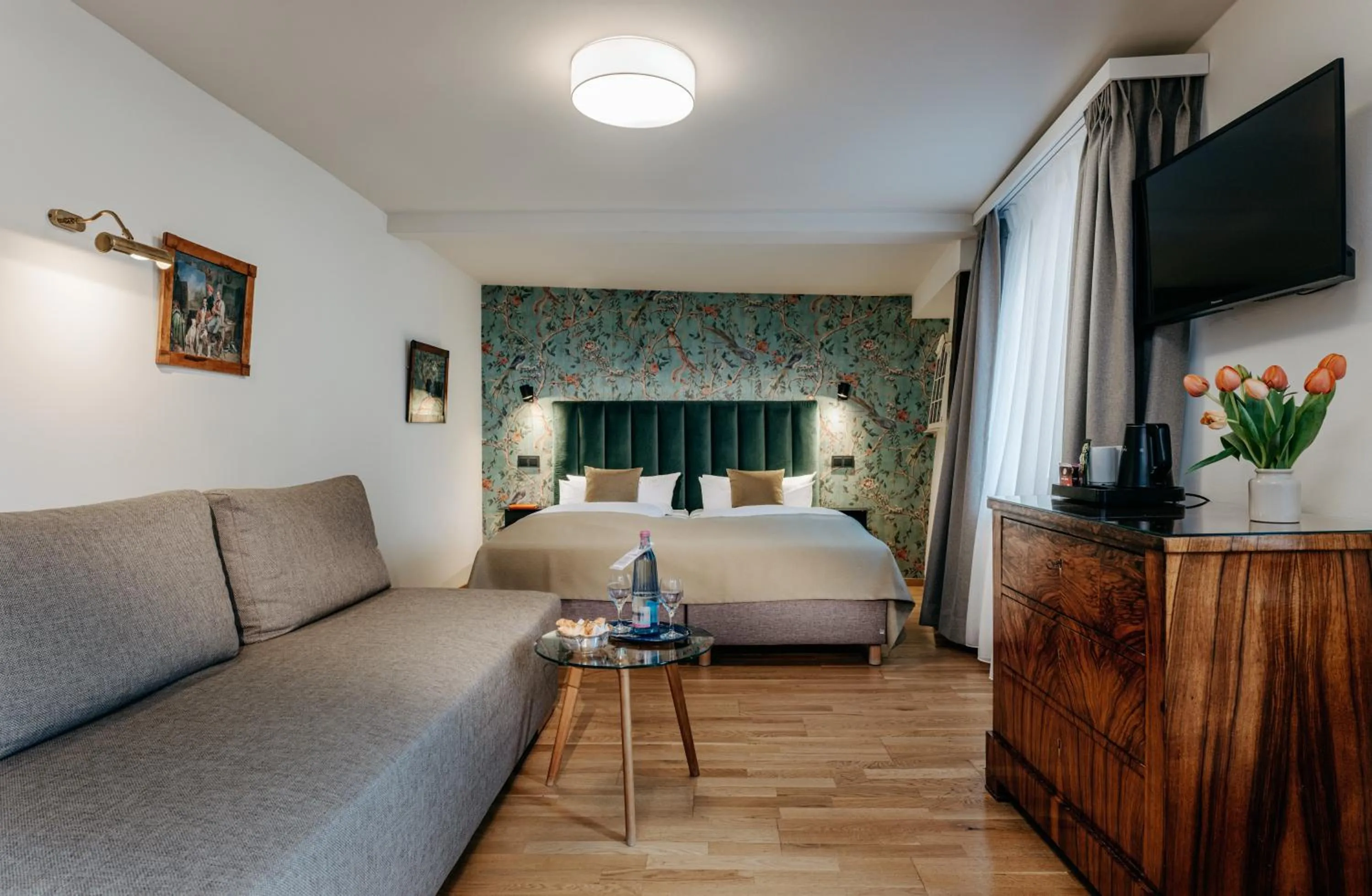 Photo of the whole room, Bed in Romantik Hotel Alte Münze