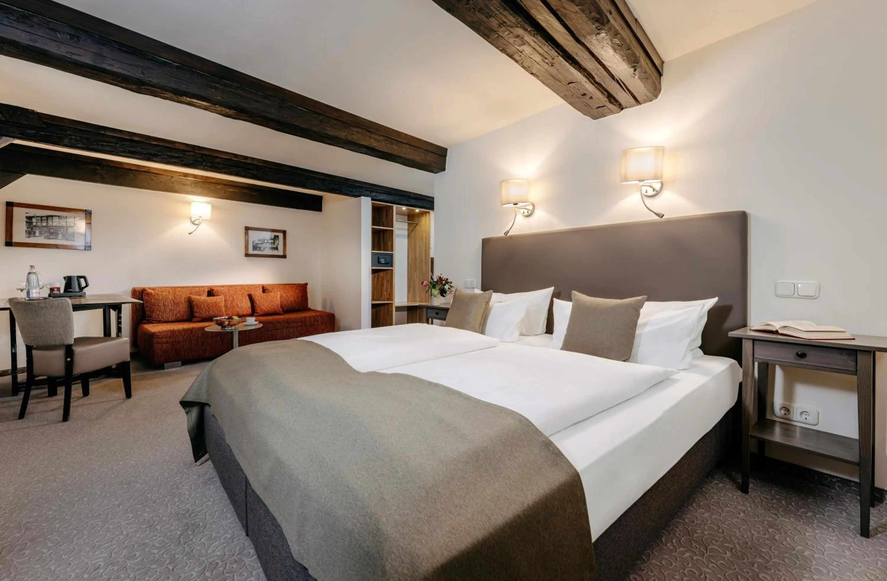 Photo of the whole room, Bed in Romantik Hotel Alte Münze