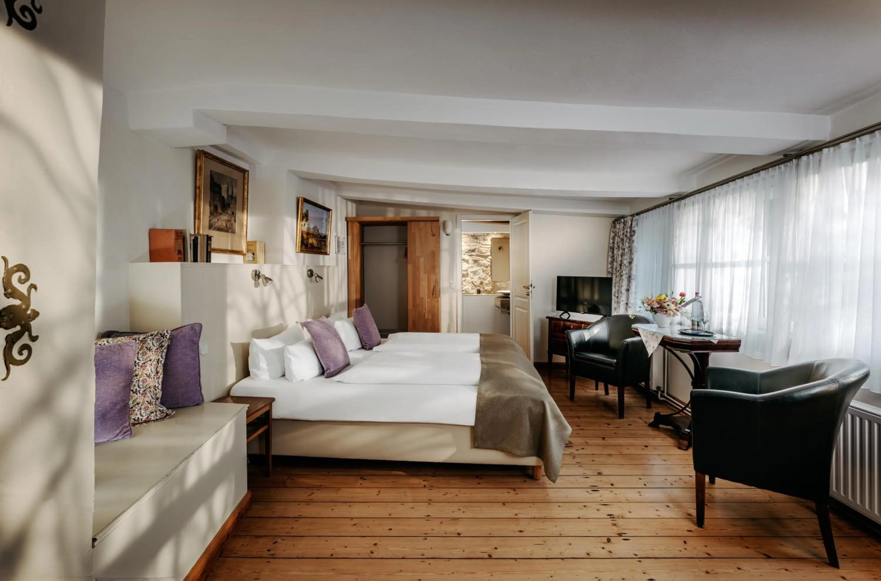 Photo of the whole room, Bed in Romantik Hotel Alte Münze