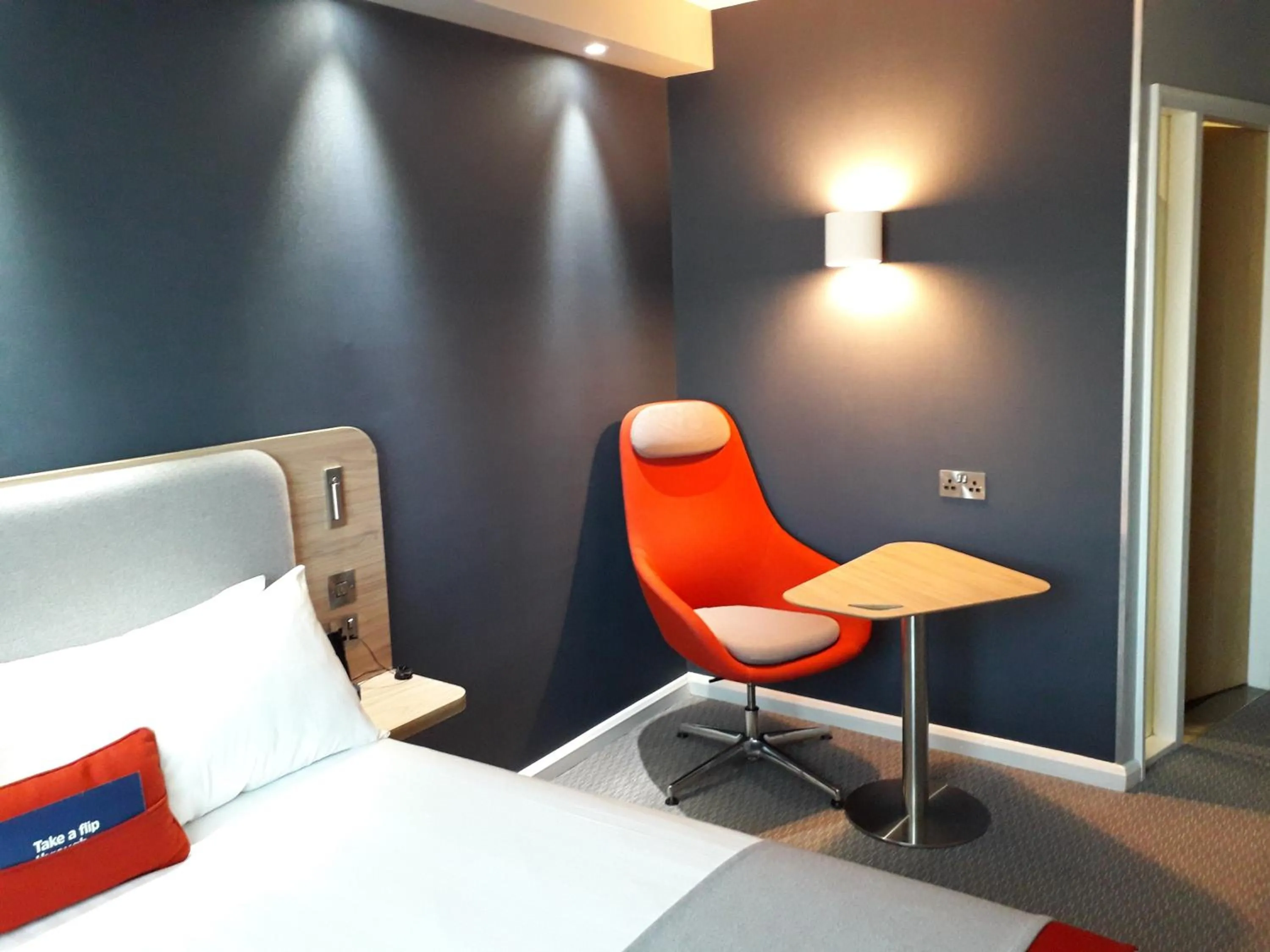 Photo of the whole room, Bed in Holiday Inn Express Leeds City Centre - Armouries by IHG