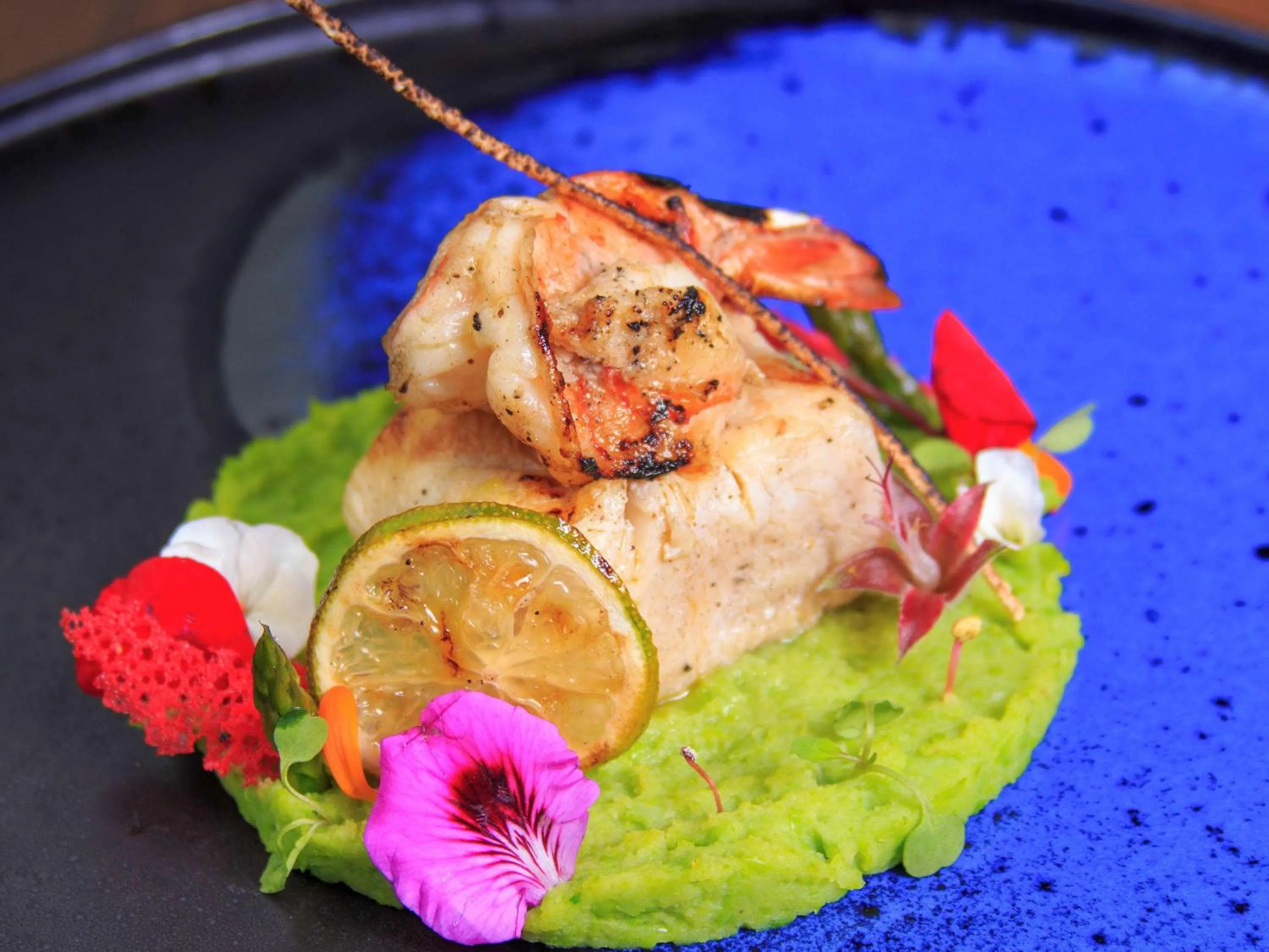 Restaurant/places to eat in Novotel Medellin El Tesoro