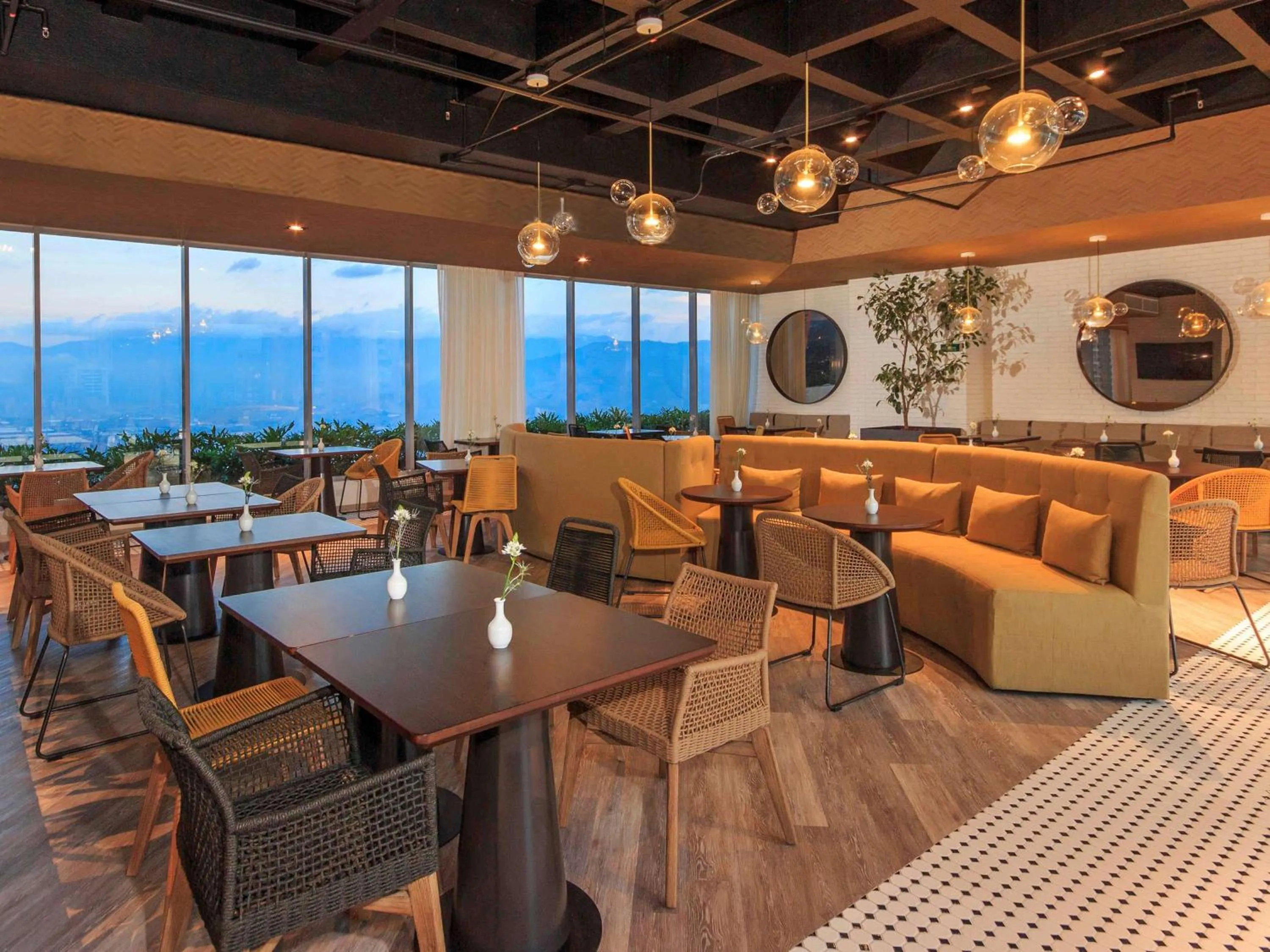 Lounge or bar in Novotel Medellin El Tesoro