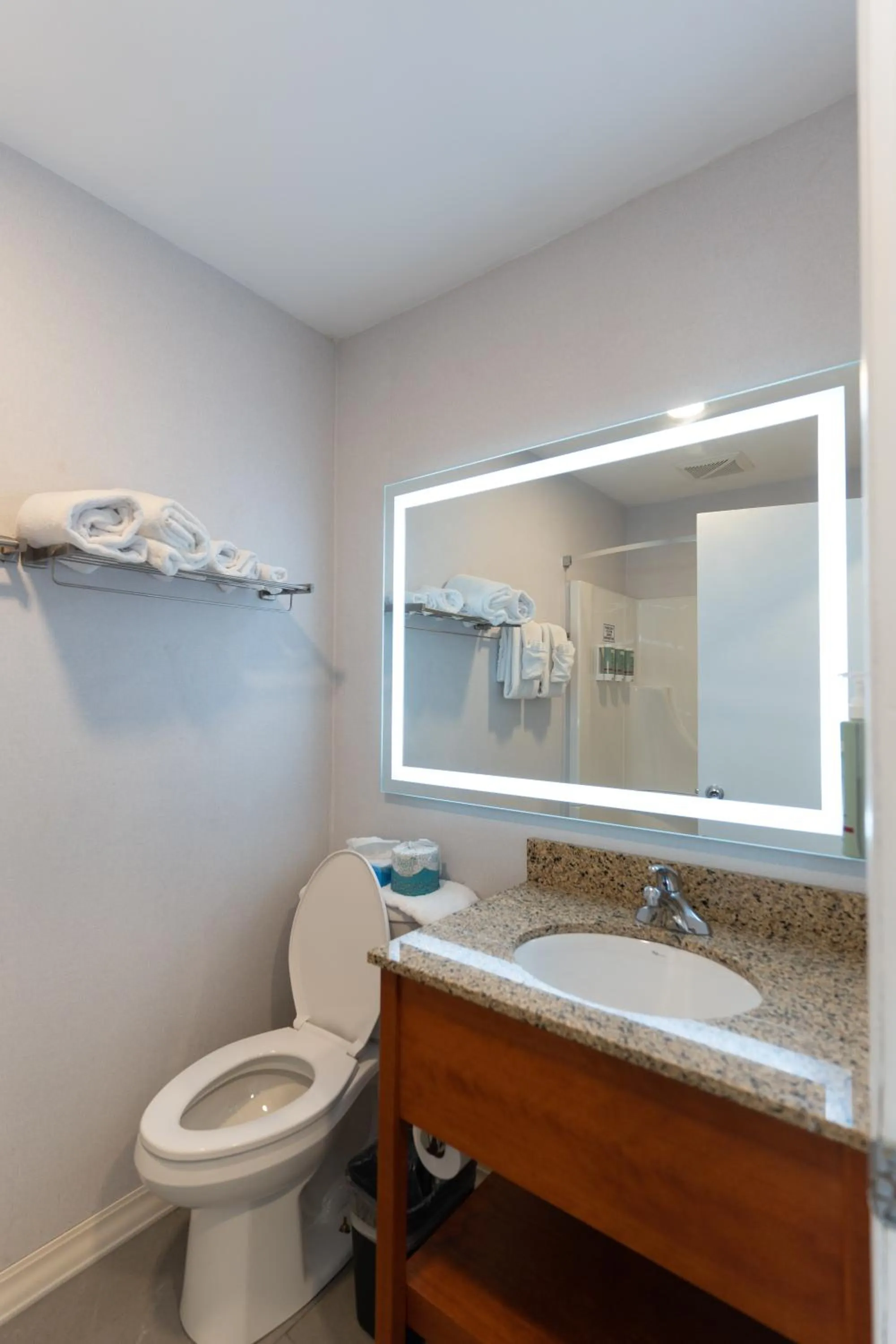 Hot Spring Bath in Best Western Glengarry