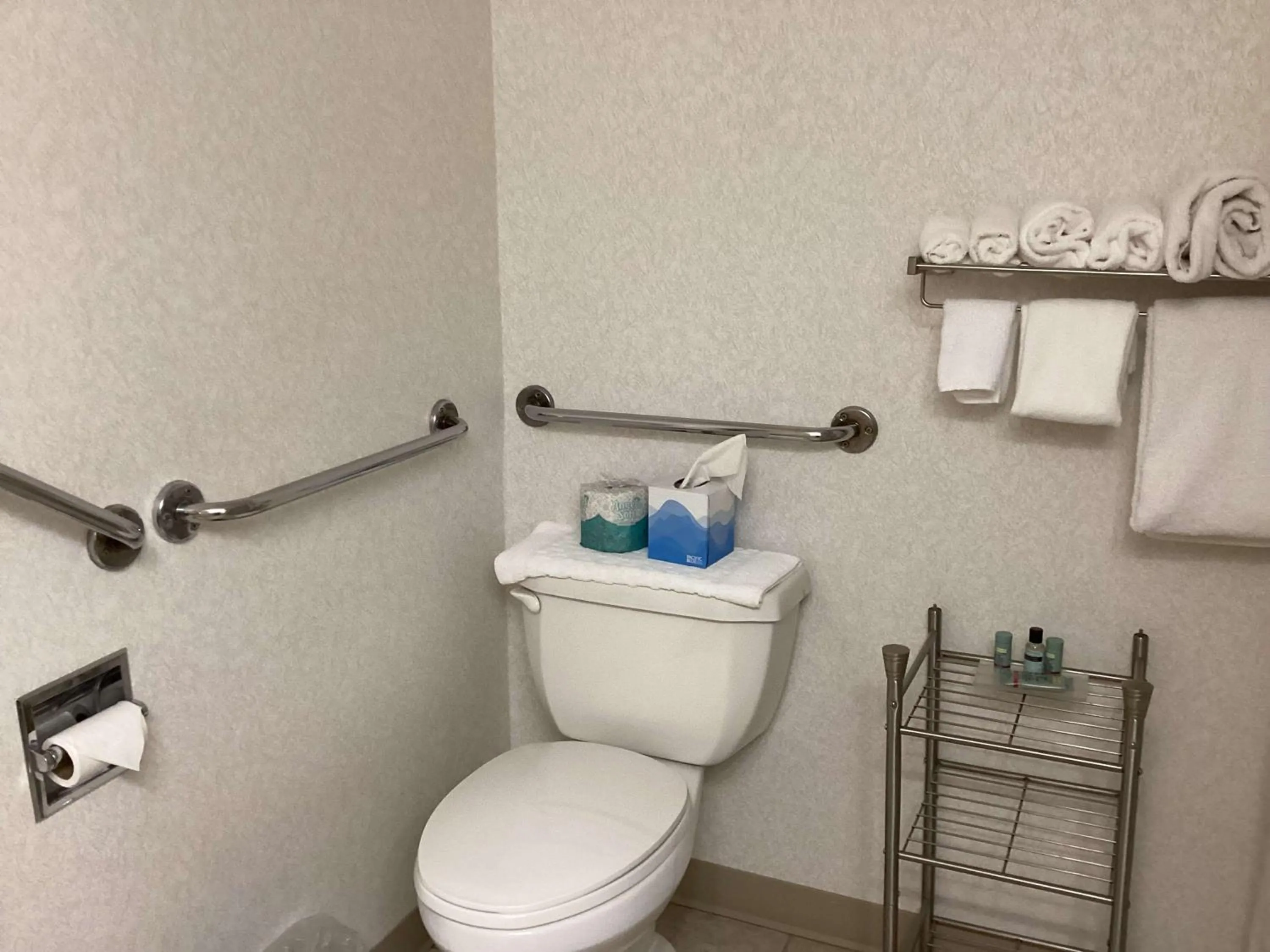 Bathroom in Best Western Glengarry